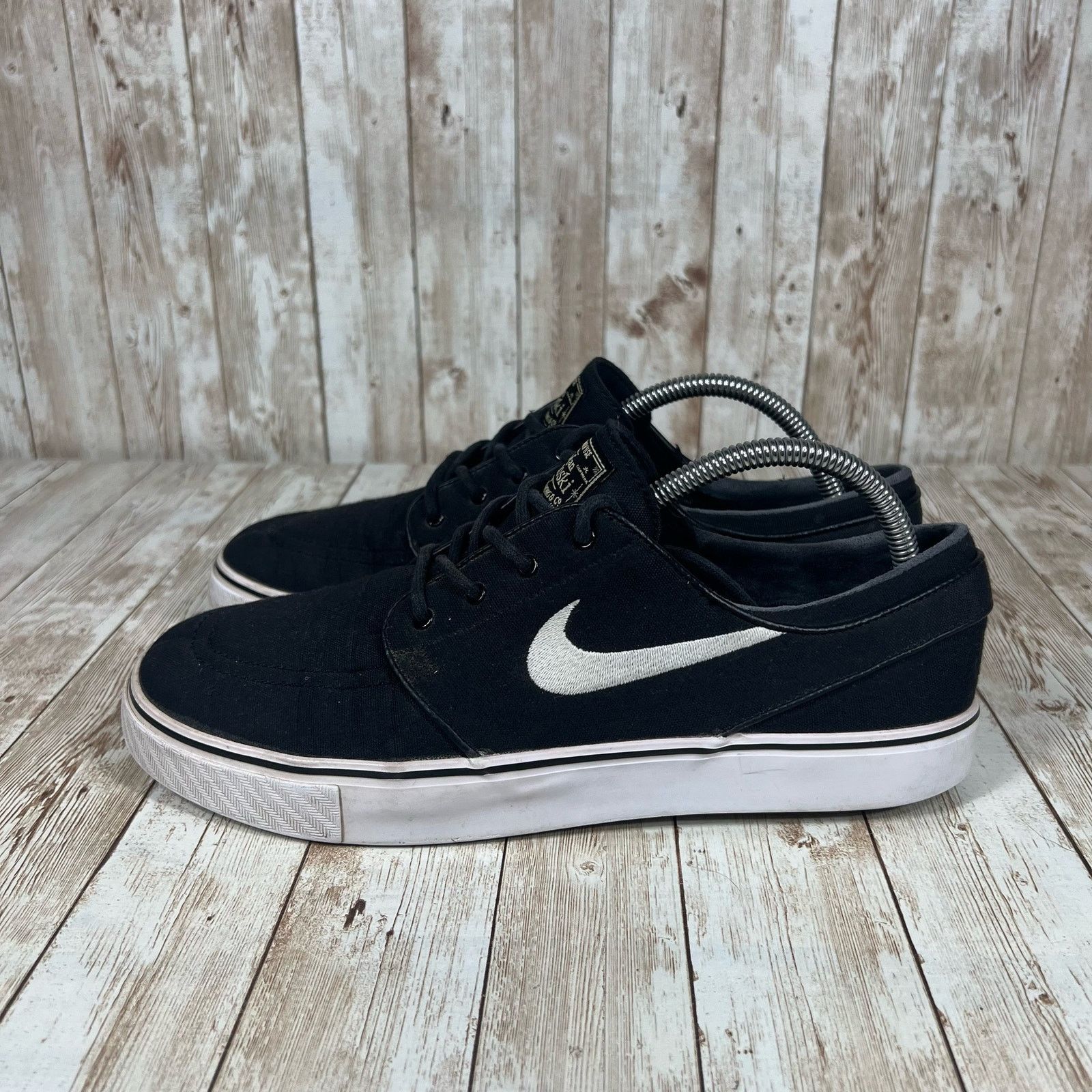 Nike Nike Stefan Janoski skateboarding shoe Mens 9 black white Size US 9 / EU 42 - 2 Thumbnail