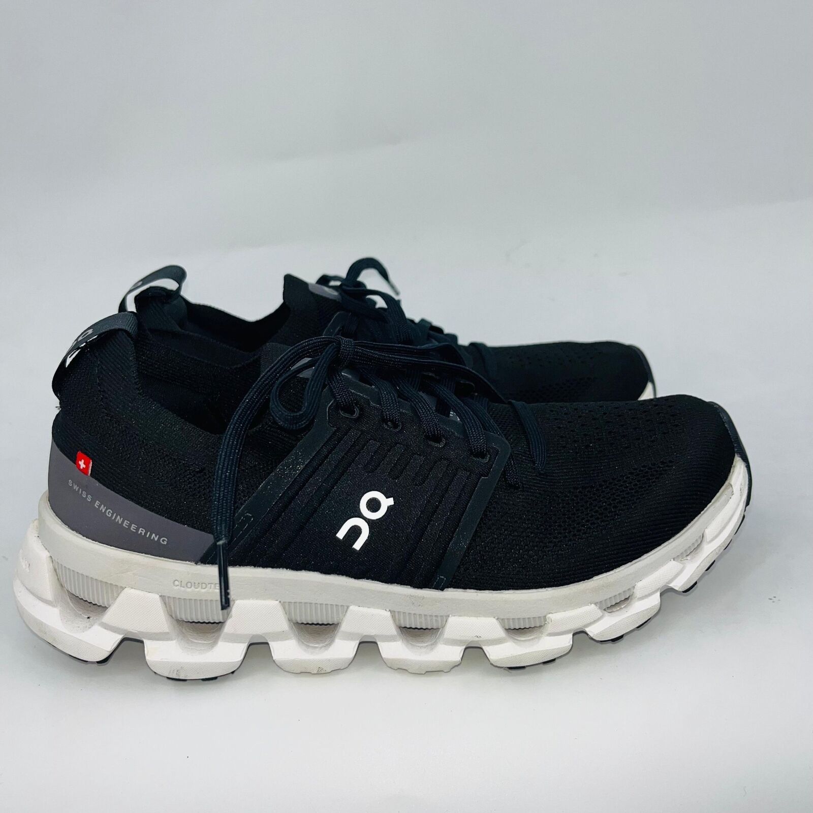 Cloud Kicker ON-RUNNING WOMENS CLOUDSWIFT 3 BLACK SNEAKERS SIZE 10B Size US 10 / IT 40 - 1 Thumbnail