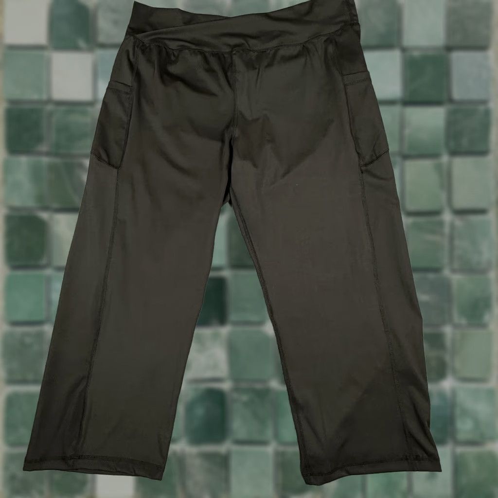 Vintage Athletic Pants Womens XL Black Cropped Wide Leg Stretch Yoga Pockets Gym Leisure Size 40" / US 18 - 1 Thumbnail