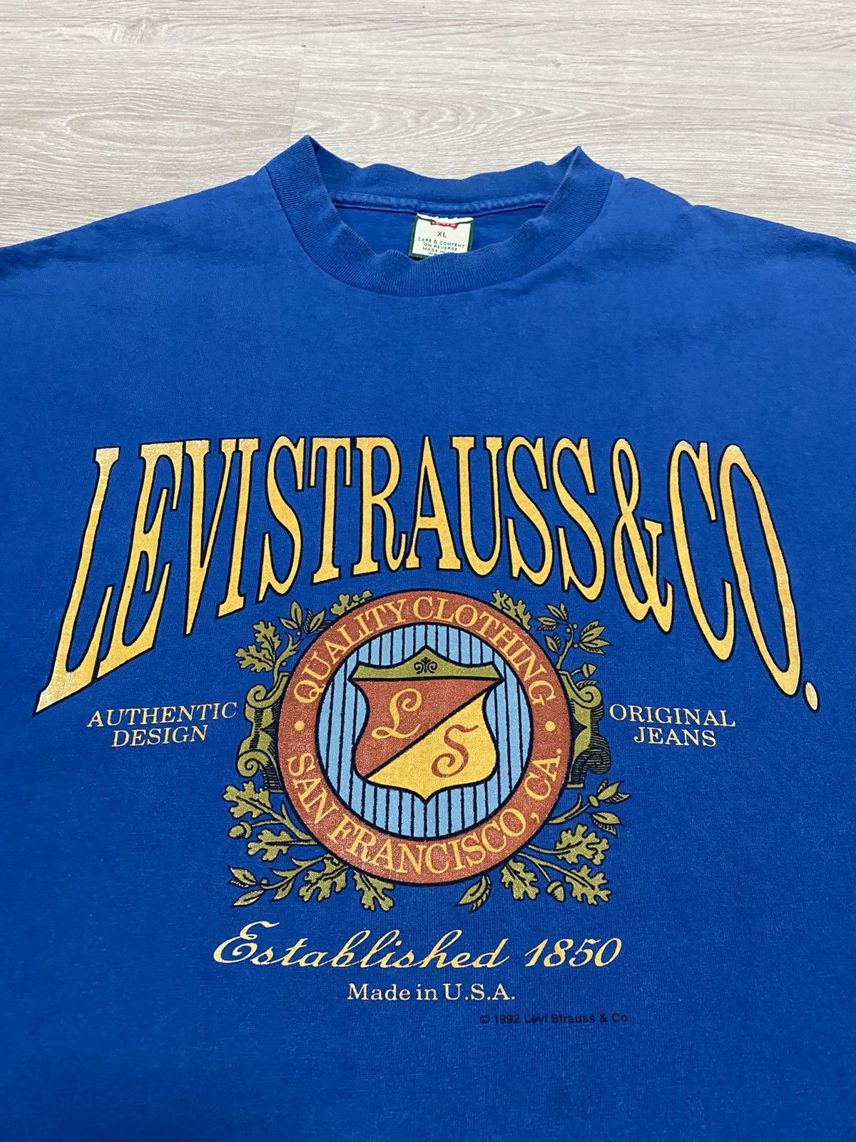 Levi's Vintage Levis Levi Strauss &CO 1992 T-shirt Size US XL / EU 56 / 4 - 2 Thumbnail