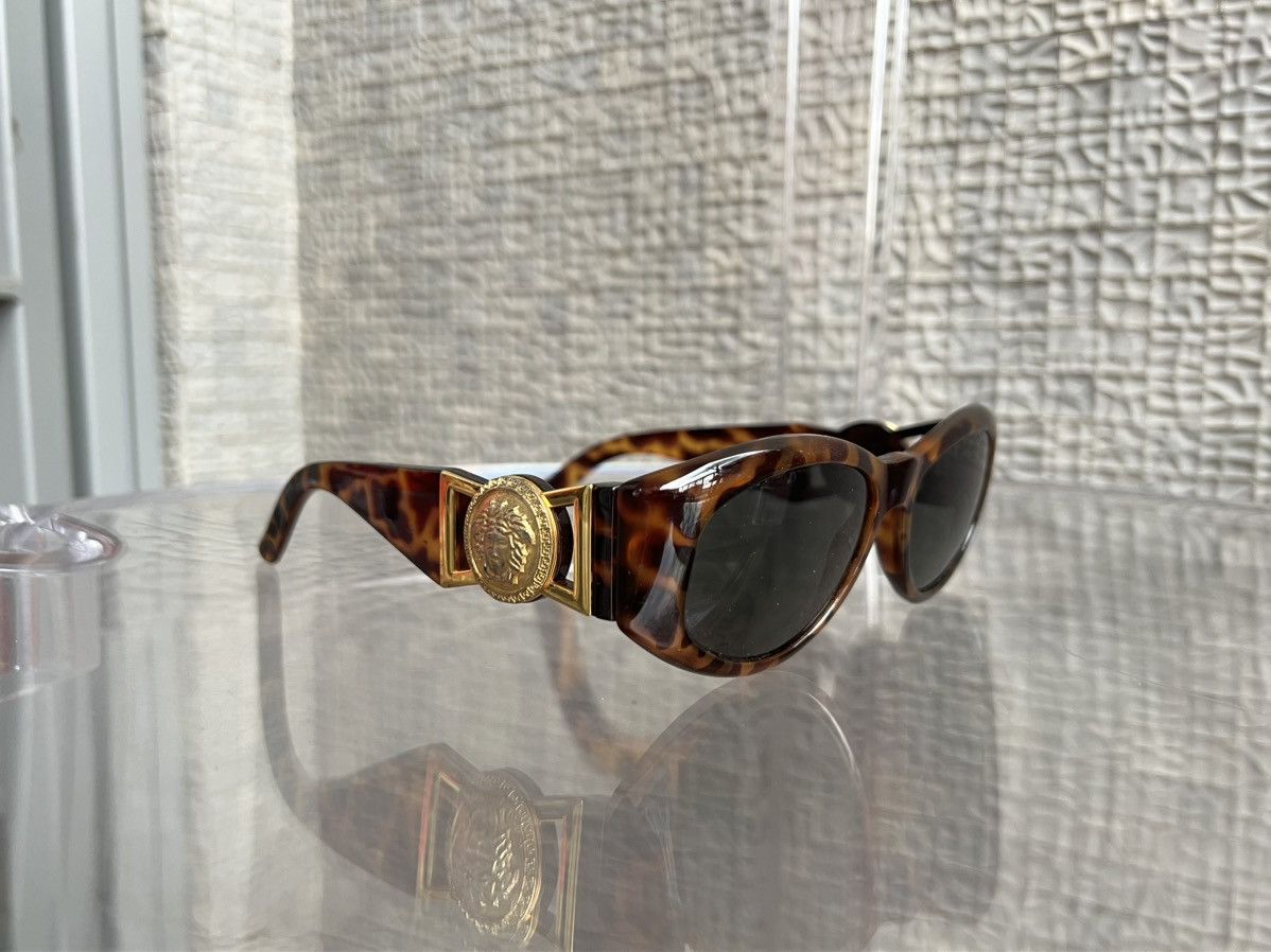 Versace Gianni Versace Medusa Logo Biggie Cat-Eye Sunglasses Unisex Size ONE SIZE - 3 Thumbnail