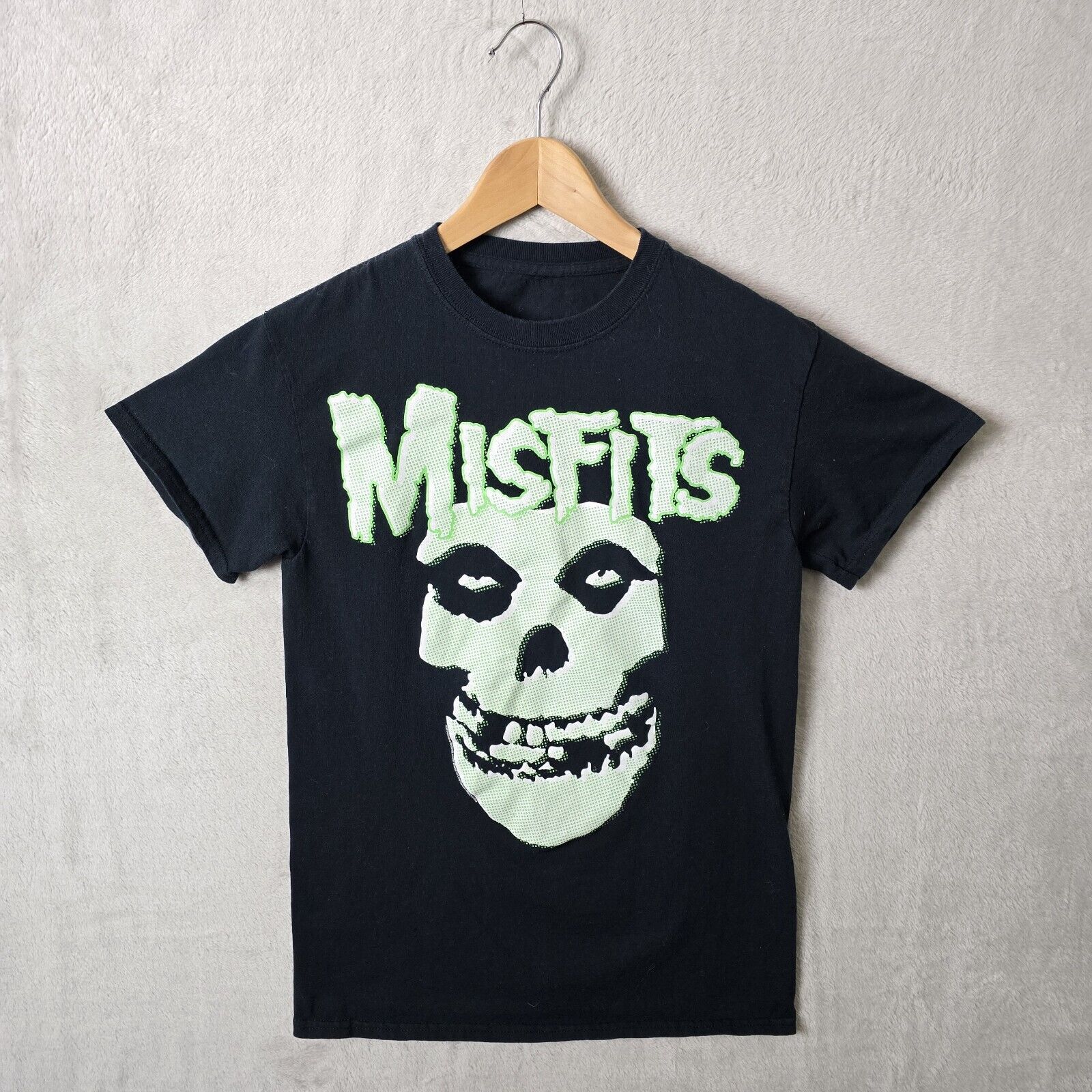 Gildan Misfits Black Band Shirt Men Size Small Punk Rock Band Tee Size US S / EU 44-46 / 1 - 2 Thumbnail