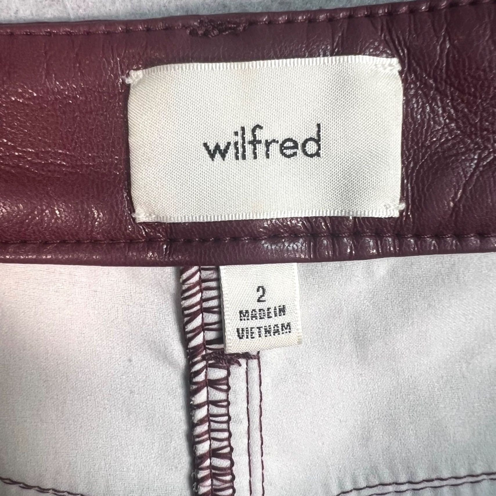 Vintage Wilfred Burgundy Faux Leather High-Waisted Straight-Leg Pants Womens Size 2 Size 26" / US 2 / IT 38 - 3 Thumbnail