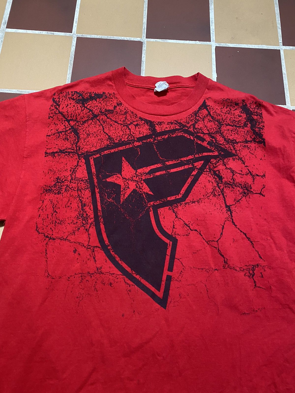 Famous Stars And Straps × Vintage Vintage Y2K Famous Stars And Stripes T-Shirt Size US XL / EU 56 / 4 - 2 Thumbnail