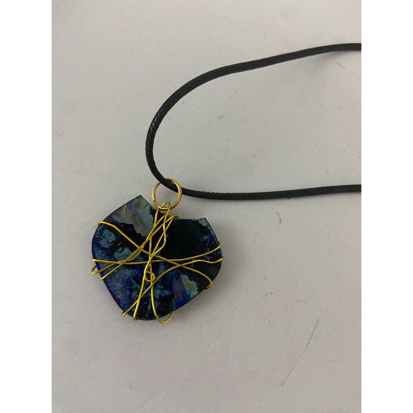 Handmade Blue shell pendant necklace Size ONE SIZE - 4 Thumbnail