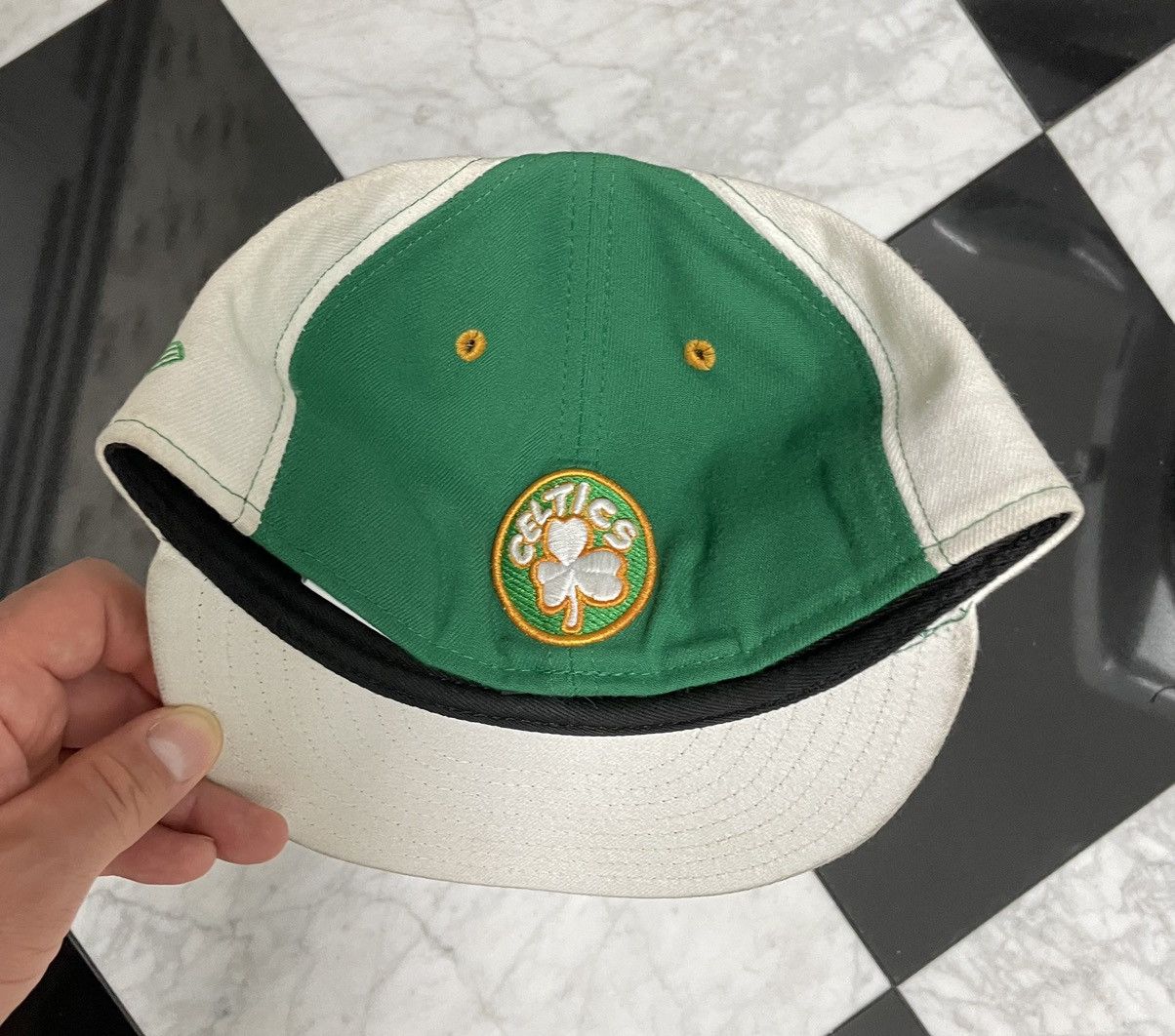 New Era 🔥 Vintage Celtics fitted 7 1/8 Size ONE SIZE - 1 Thumbnail