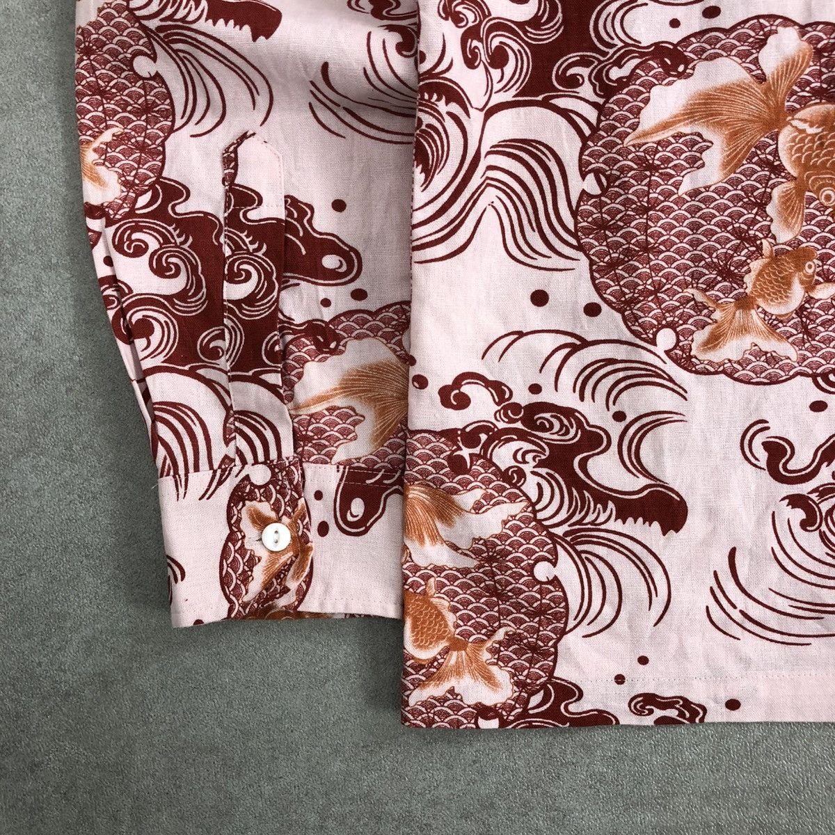 Japanese Brand 🇯🇵Vintage Japanese Classic Script Fish Koi Hawaiian Shirt Size US M / EU 48-50 / 2 - 11 Thumbnail