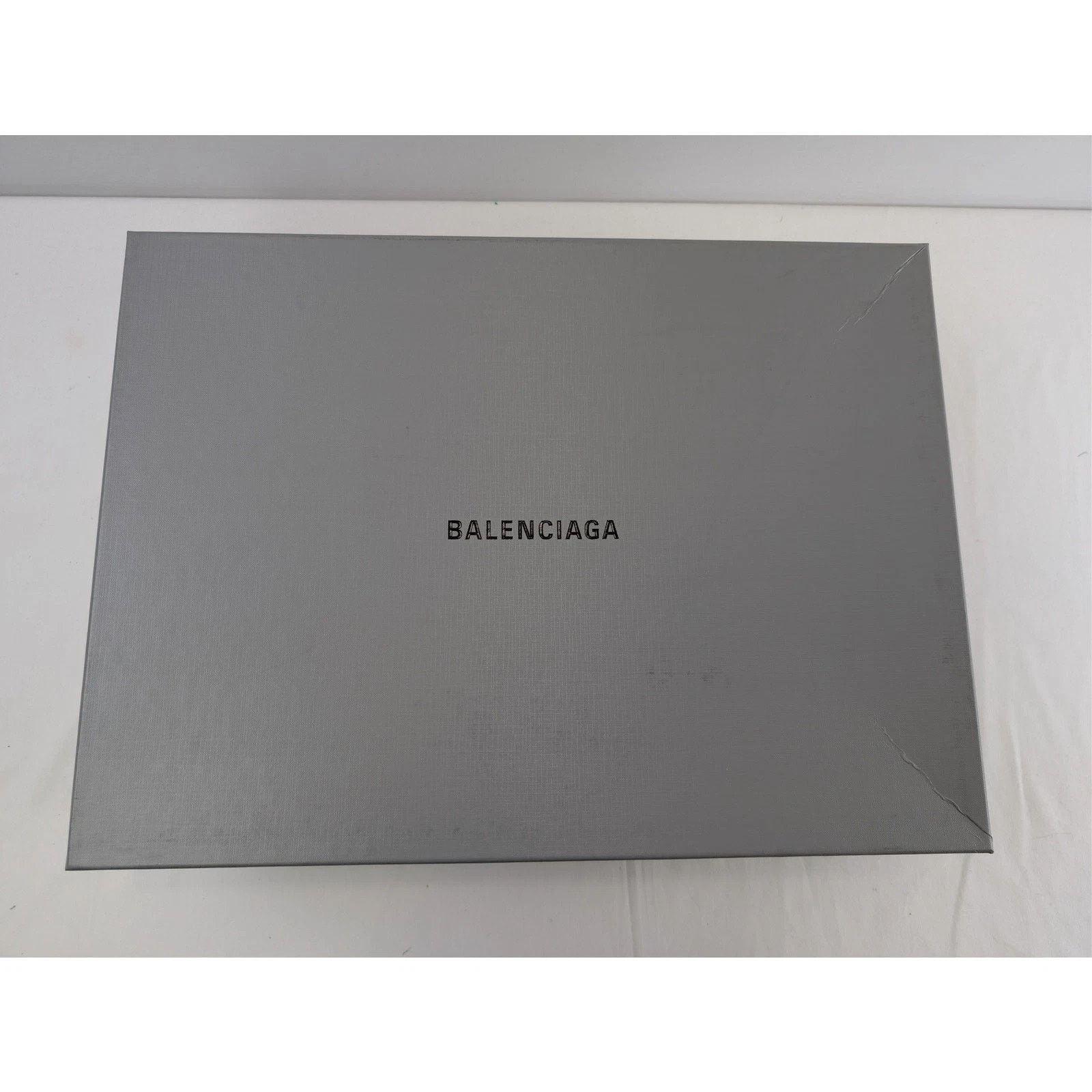 Balenciaga o1rshd1 Q:2 / Worn-out Effect Leather Bulldozer Laceup Boots Size US 11 / EU 44 - 18 Thumbnail