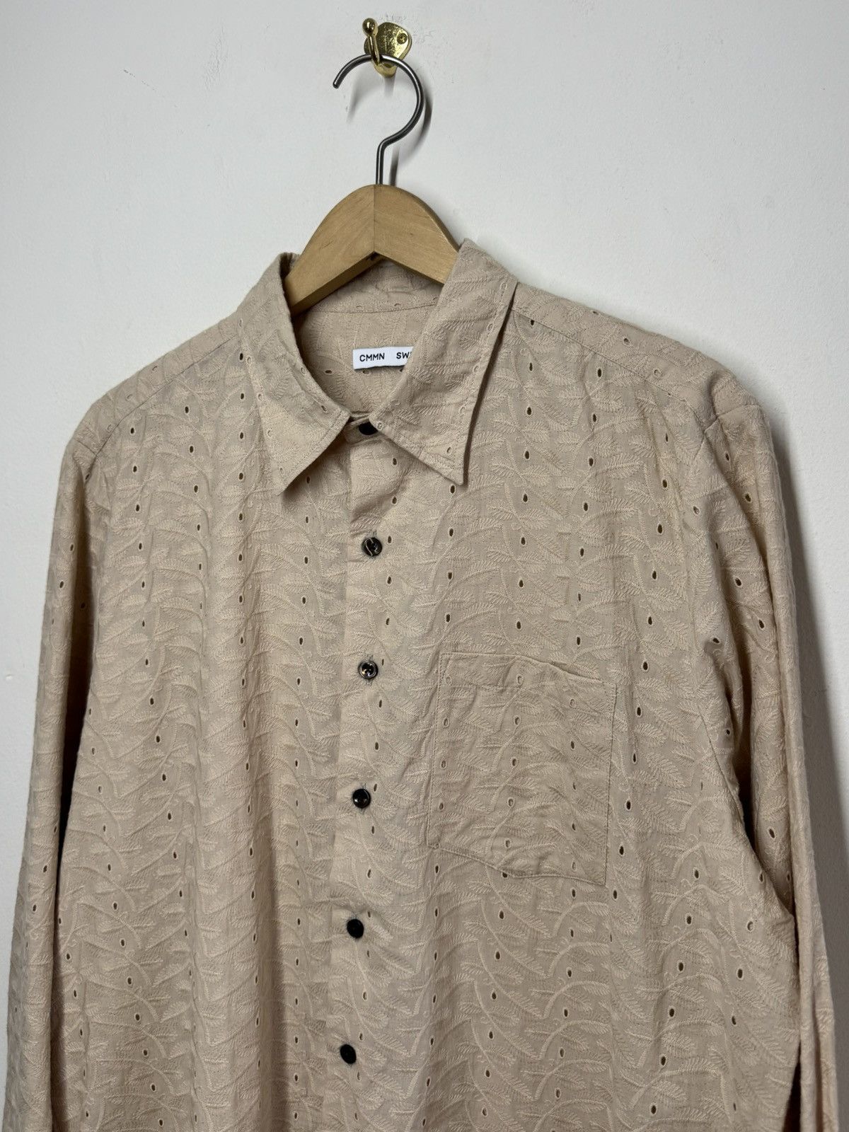 CMMN SWDN CMMN SWDN Beige Embroidered Eyelet Shirt Size 48 Portugal Size US M / EU 48-50 / 2 - 2 Thumbnail