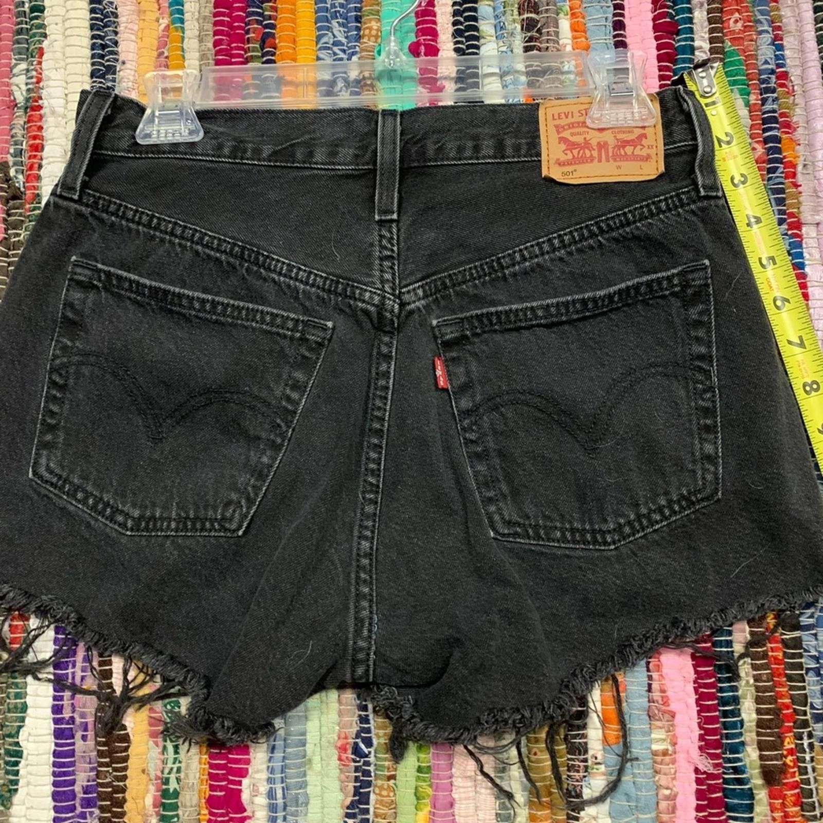 Levi's Levi's Black Jean Shorts High-Waisted Distressed Size 28" / US 6 / IT 42 - 3 Thumbnail