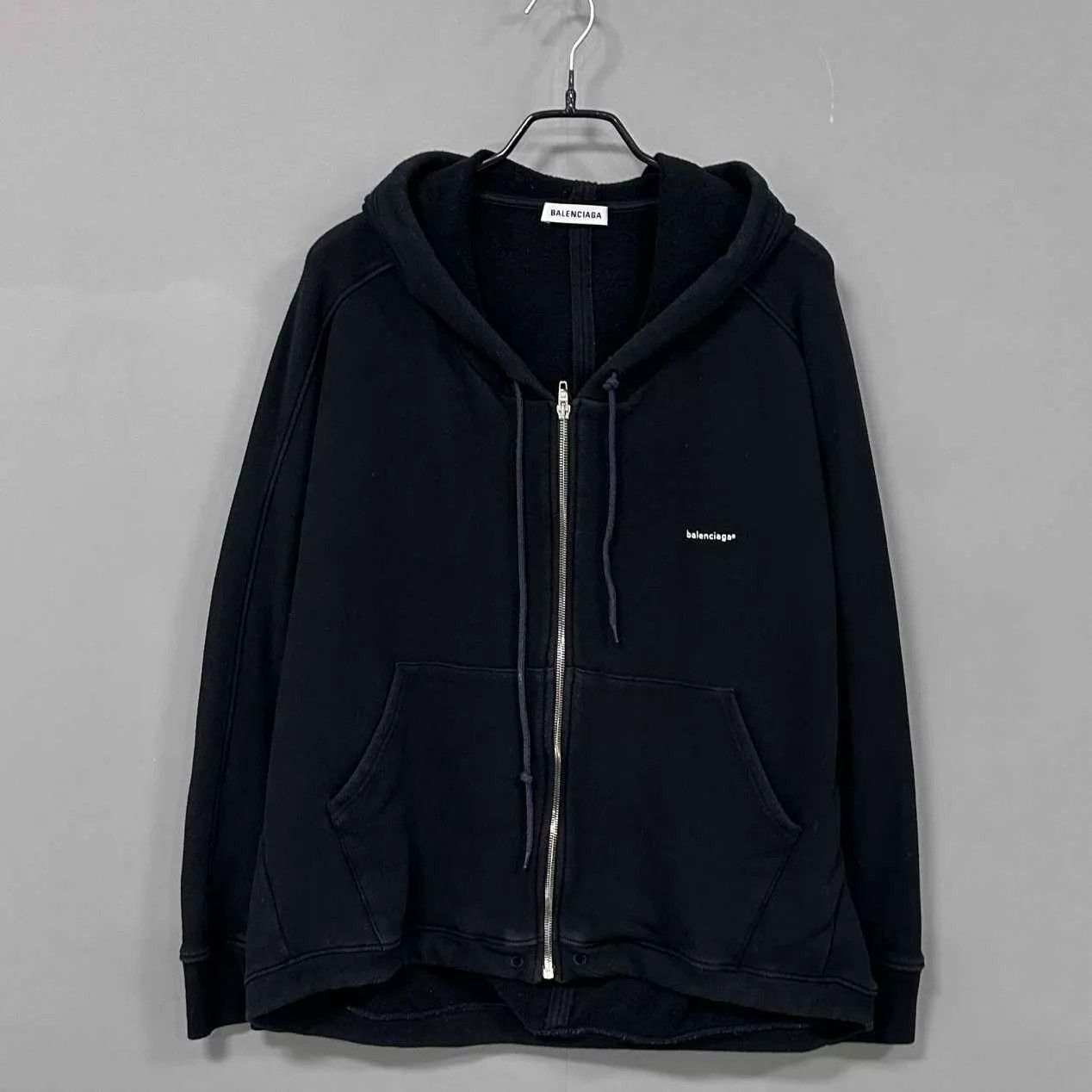 Balenciaga Balenciaga Black Small Logo Zipper Hoodie M Size US M / EU 48-50 / 2 - 1 Thumbnail
