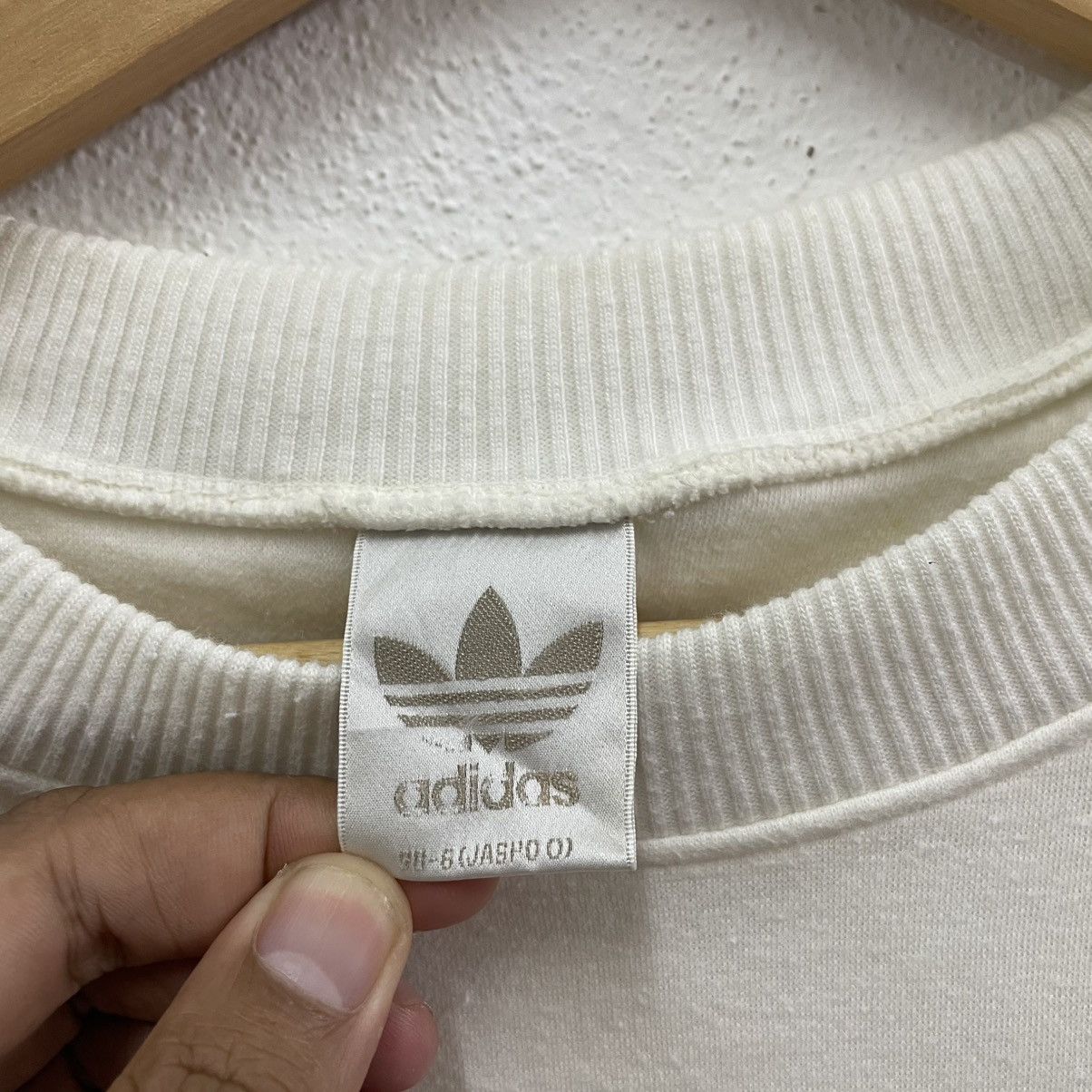 Adidas × Vintage 🔥Vintage Adidas Embroidered Multicolour Logo Sweatshirts Size US M / EU 48-50 / 2 - 11 Thumbnail