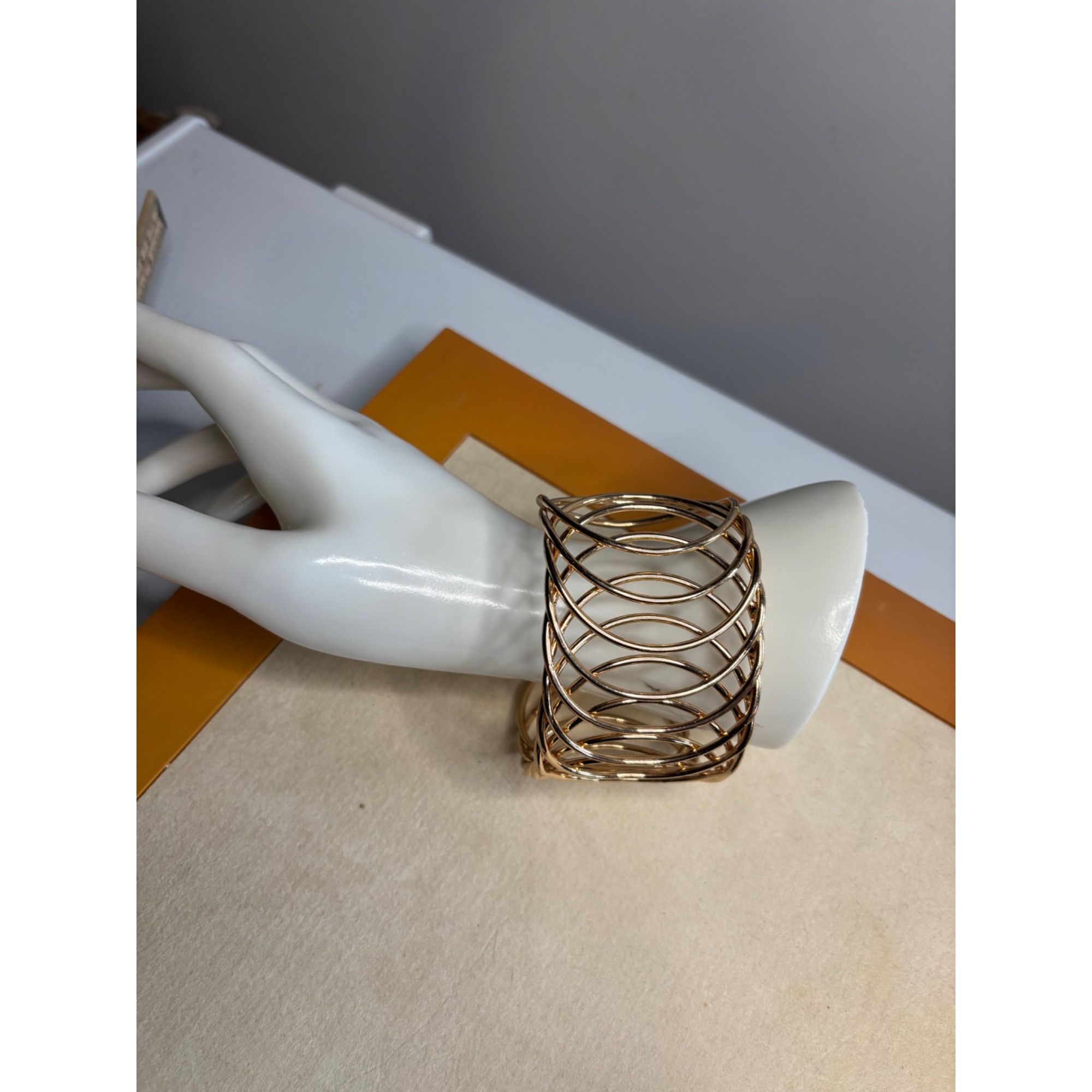 Other Vintage Gold-Toned Openwork Cuff Bracelet With Twisted Wire Size ONE SIZE - 8 Thumbnail