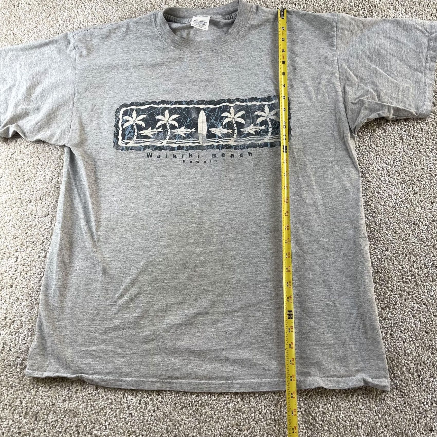 Tultex VINTAGE Waikiki Beach Hawaii Shirt Mens XL Gray Surf Palm Tree Cat Graphic Tee Size US XL / EU 56 / 4 - 6 Thumbnail