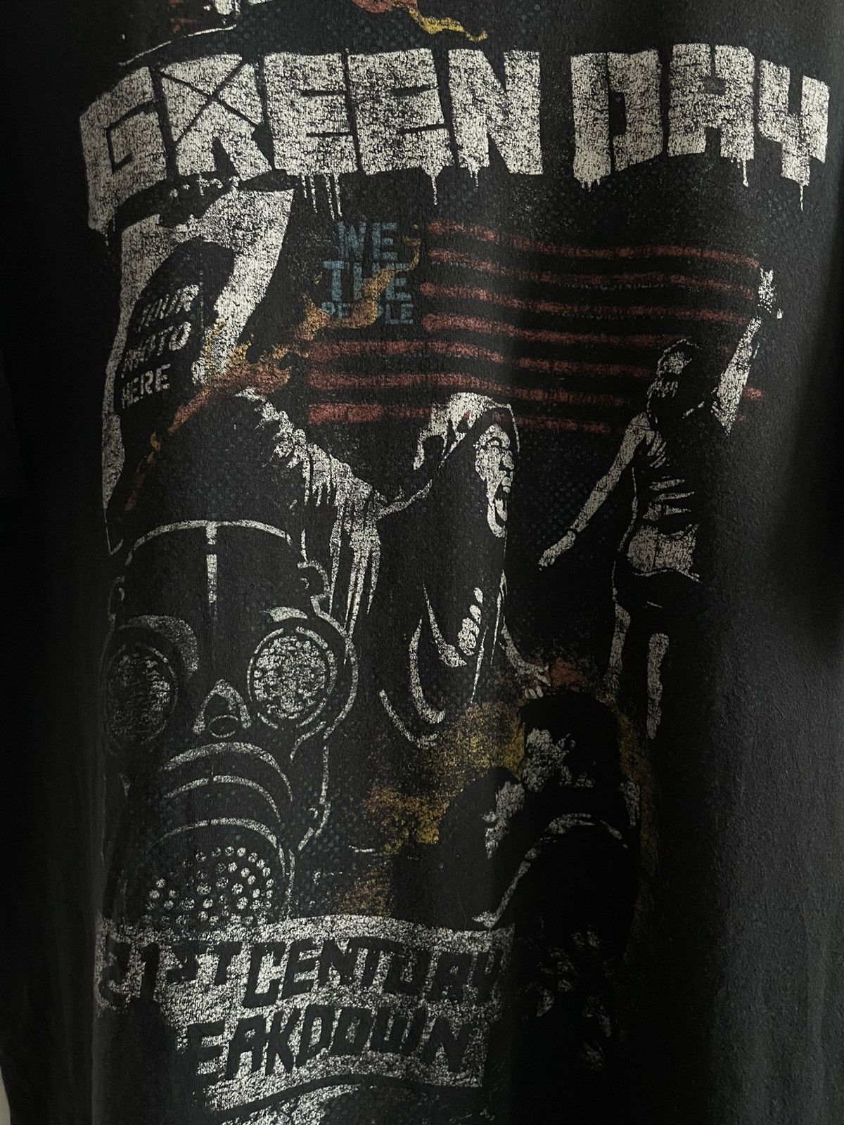Band Tees Vintage Green Day 2010 Tour F-Shirt Band Tee Black RARE Size US M / EU 48-50 / 2 - 5 Thumbnail
