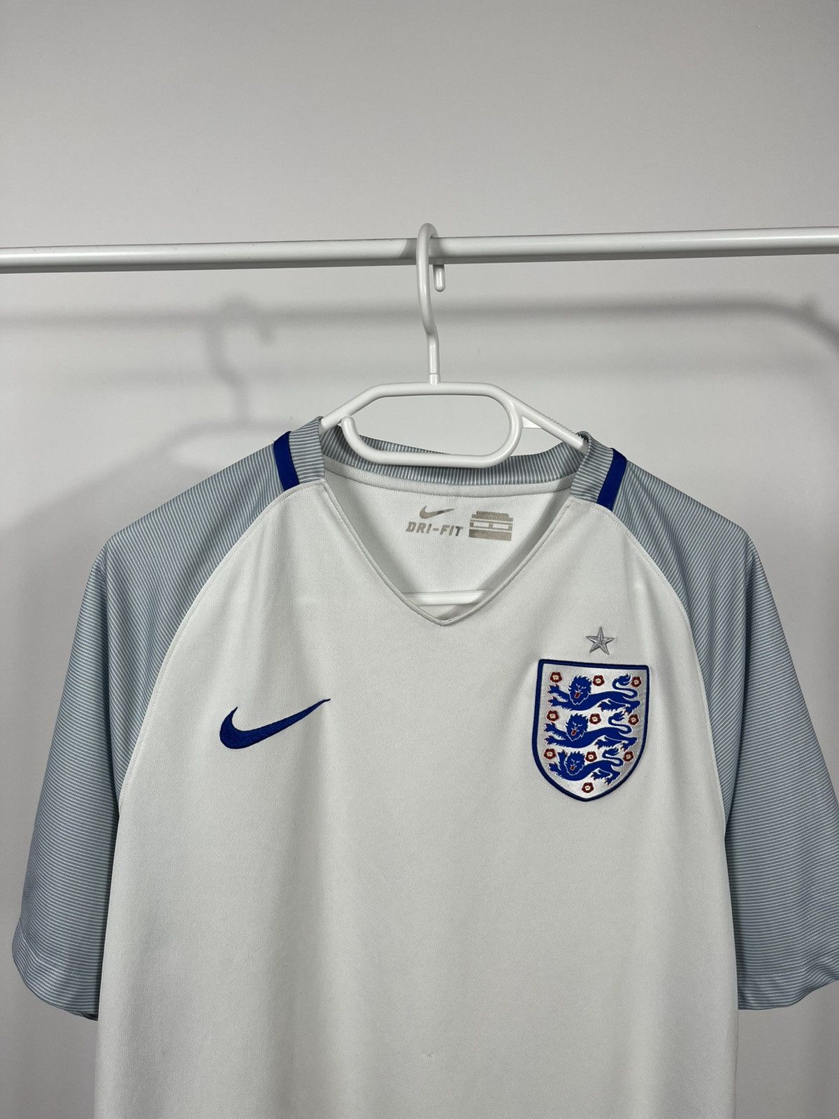 Nike Nike England Home Jersey 2016 Euro Dri-Fit Size M Size US M / EU 48-50 / 2 - 2 Thumbnail
