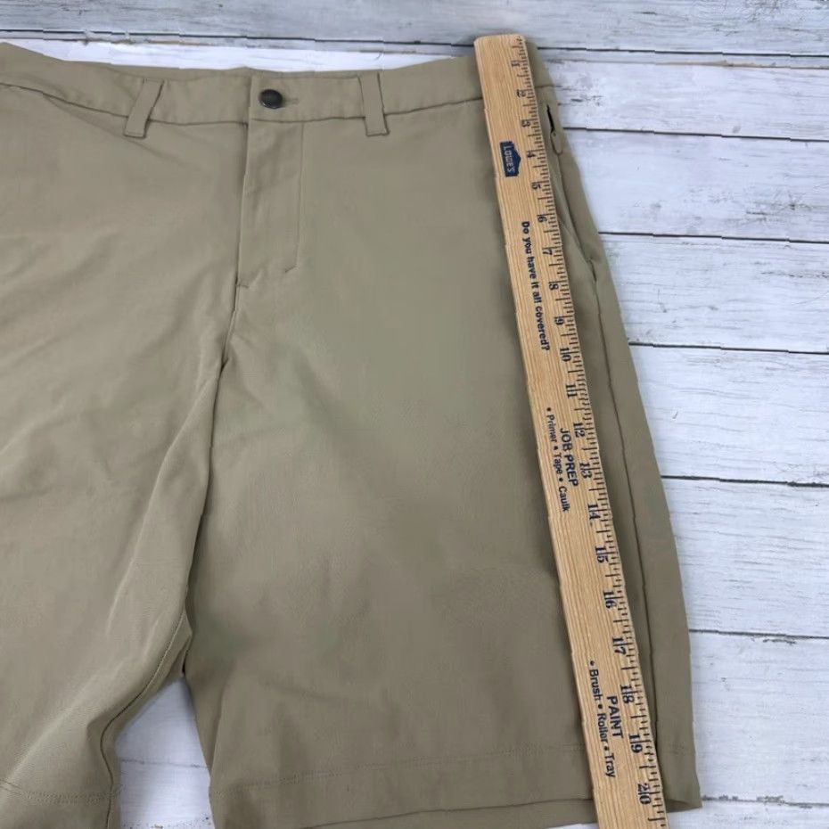 Lululemon Lululemon ABC Classic Fit 11" inseam Shorts Mens Size 31 Tan Golf Size US 31 - 6 Thumbnail