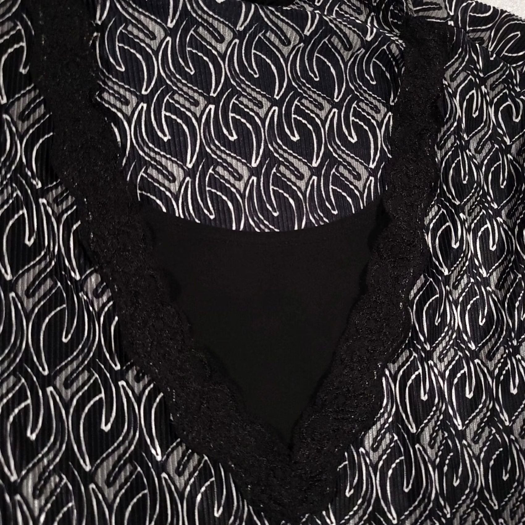 Vintage VINTAGE Lane Bryant Shirt Women's 14/16 Black 3/4 Sleeve Stretch Double Pullover V Neck Blouse Size XL / US 12-14 / IT 48-50 - 4 Thumbnail