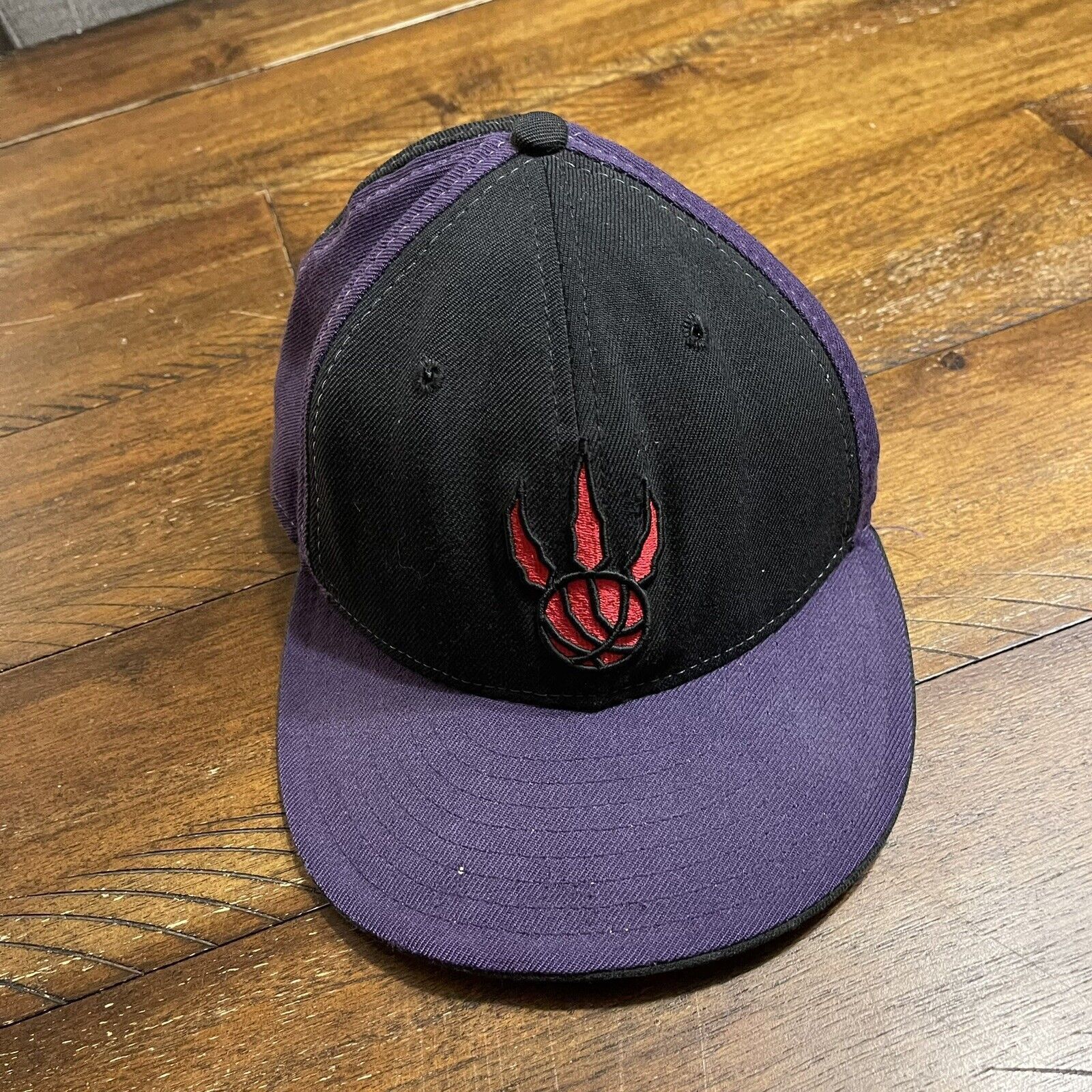 New Era Vtg New Era Toronto Raptors Hat Sz 7 Fitted Y2K Vince Size ONE SIZE - 2 Thumbnail