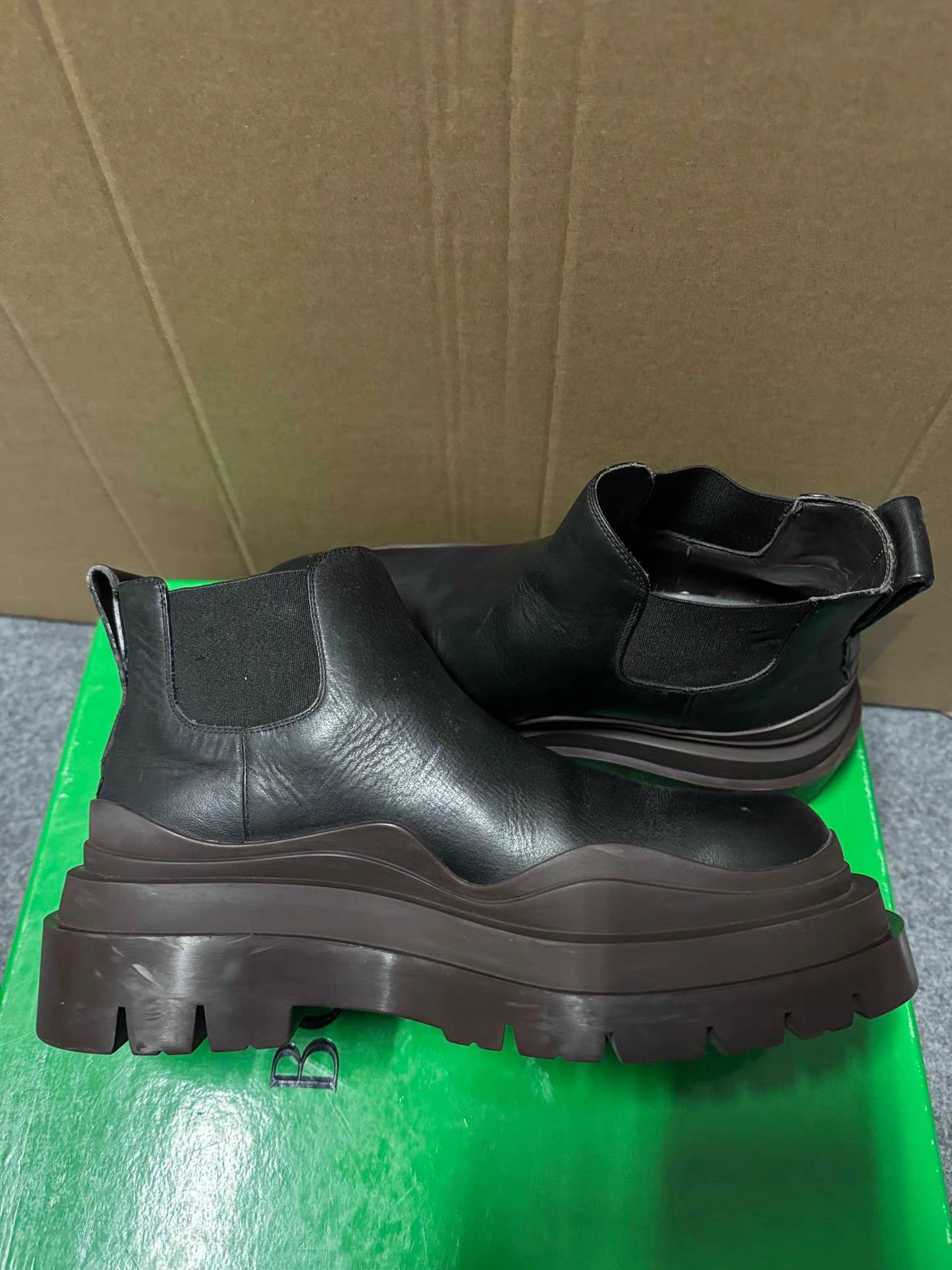 Bottega Veneta Bottega Veneta Chelsea Boots K6 Size US 7 / IT 37 - 5 Thumbnail