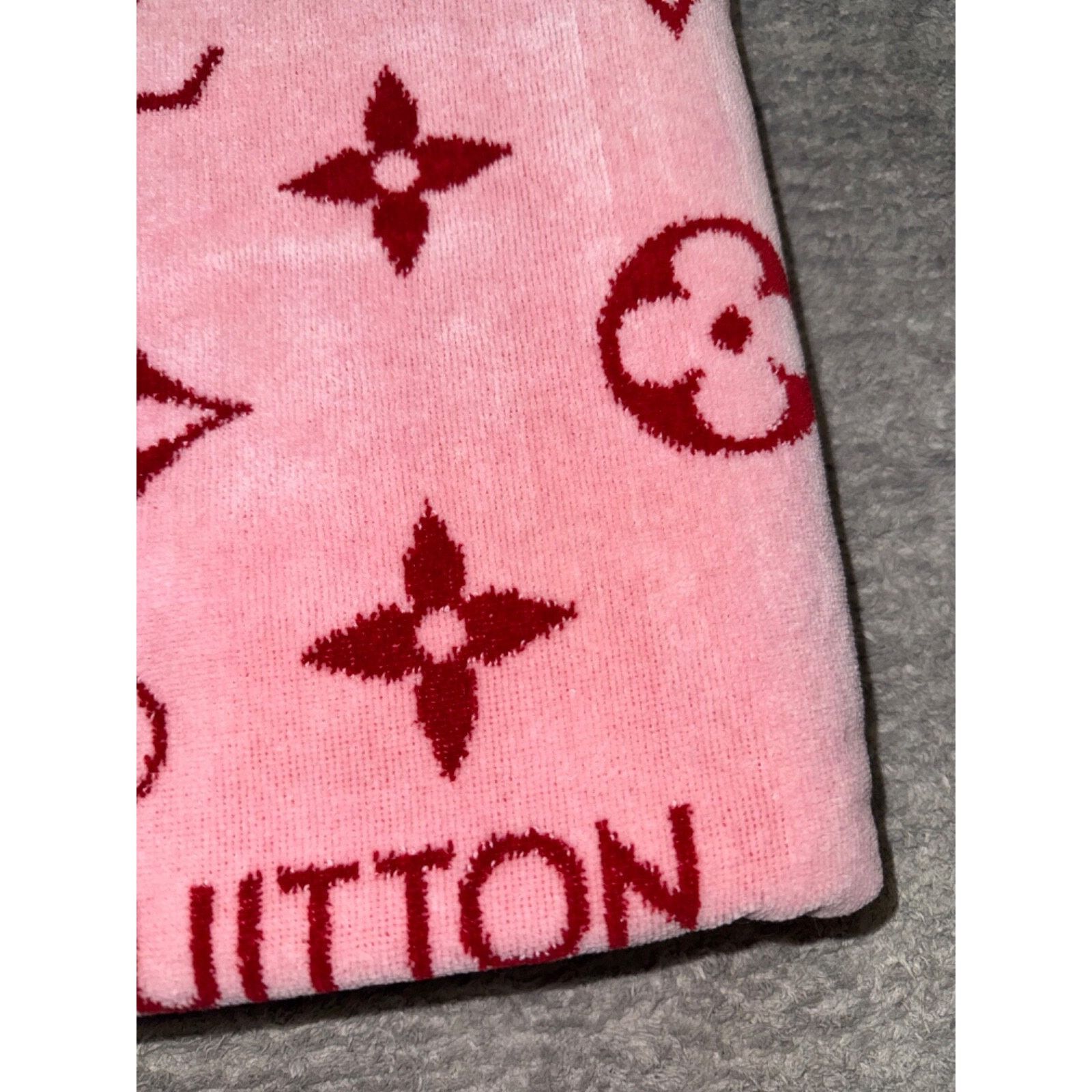 Louis Vuitton Louis Vuitton Drap Bain Pink Red Escale Bath Beach Towel Size ONE SIZE - 4 Thumbnail