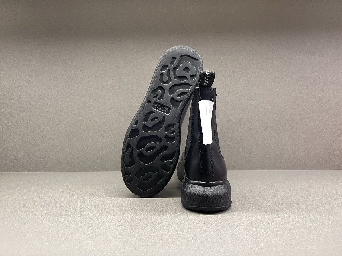 Alexander McQueen Alexander McQueen Hybrid Chelsea Boot Black Size US 8 / EU 41 - 8 Thumbnail