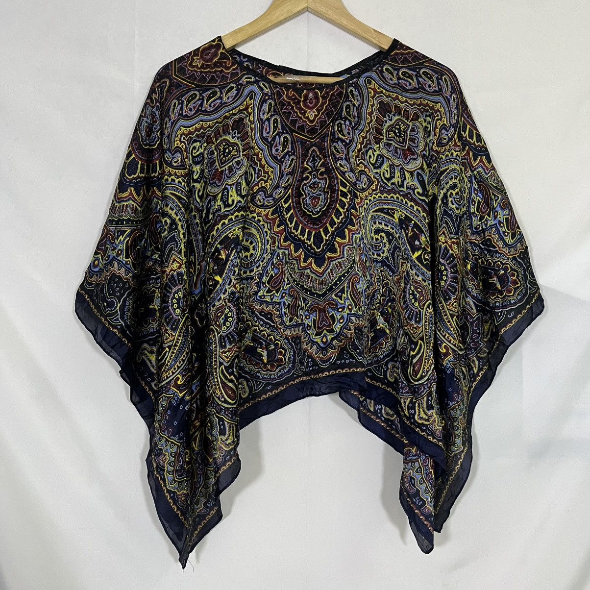Other SILK PAISLEY PONCHO-STYLE BLOUSE CAPE TOP Size ONE SIZE - 1 Thumbnail