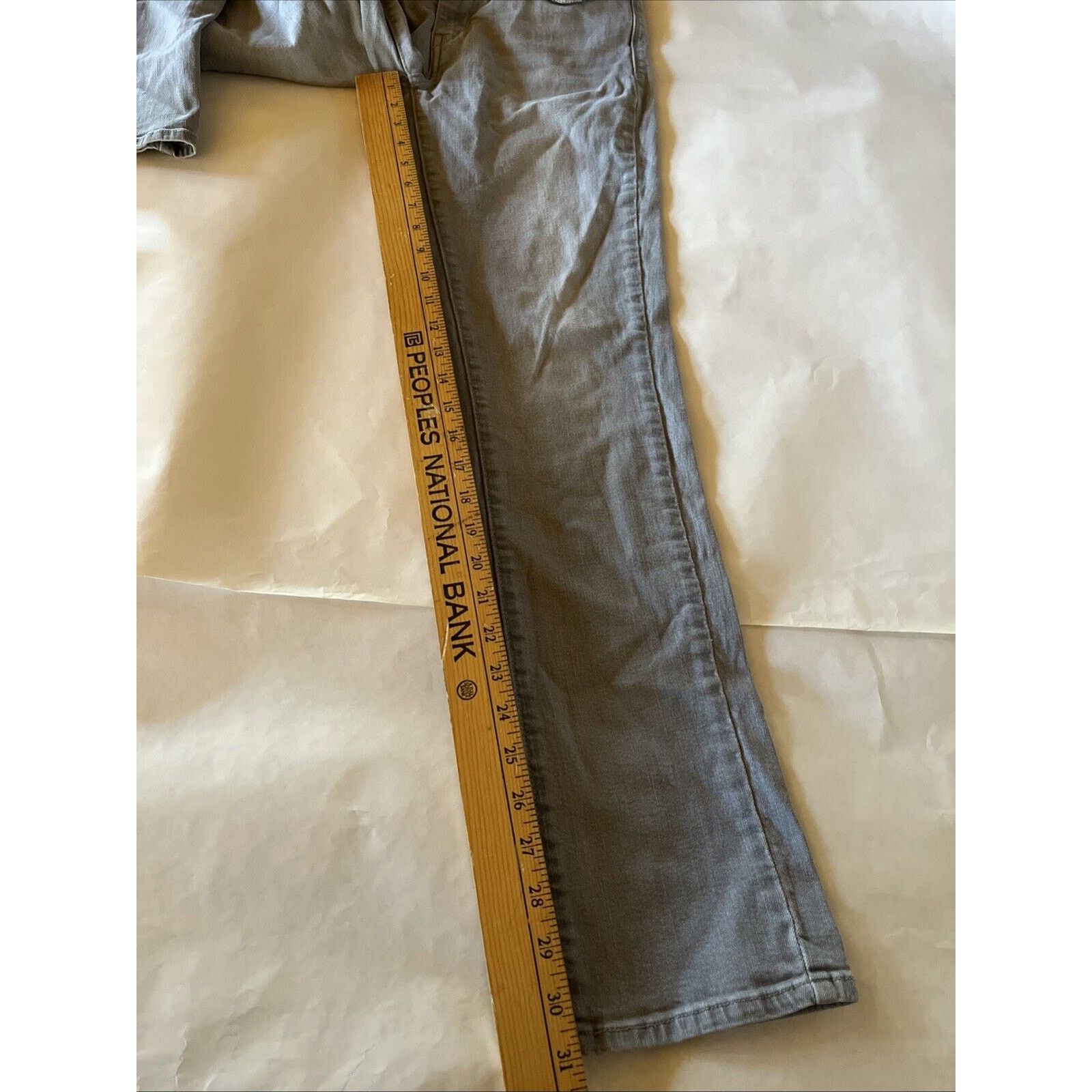 Levi's Levi’s Skinny Jeans Women’s 28x31 Gray Mid Rise Stretch Size 28" / US 6 / IT 42 - 8 Thumbnail