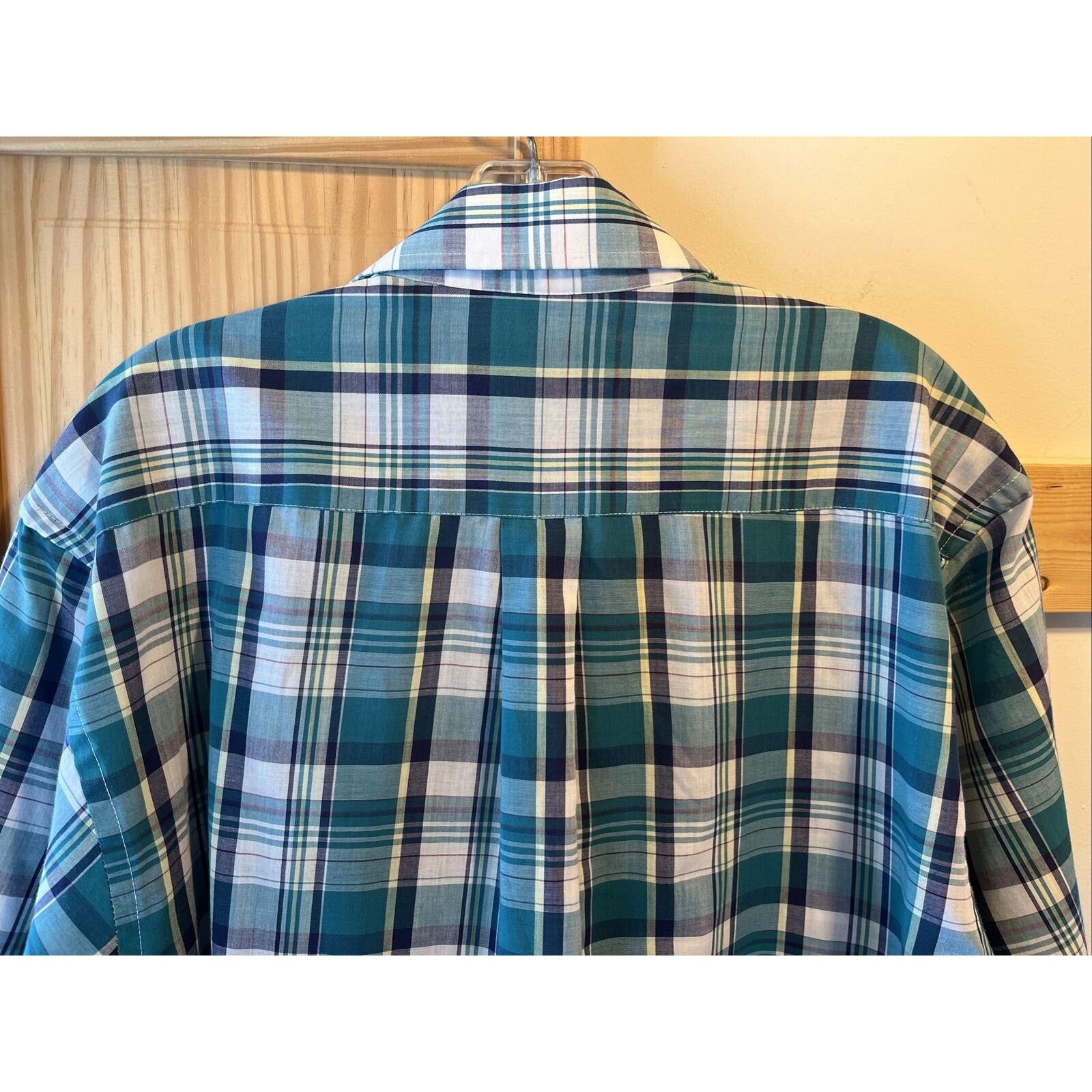 Other Windridge mens L Green plaid SS Button polyester blend shirt Size US L / EU 52-54 / 3 - 11 Thumbnail