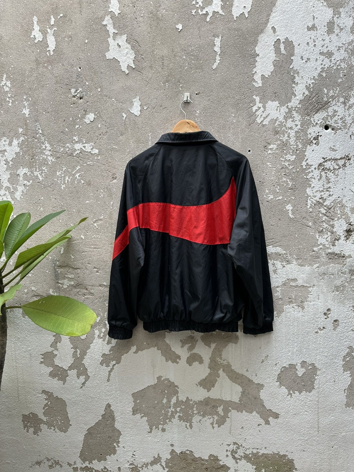 Nike Vintage 90's Nike Classic Swoosh Jacket Size US L / EU 52-54 / 3 - 2 Thumbnail