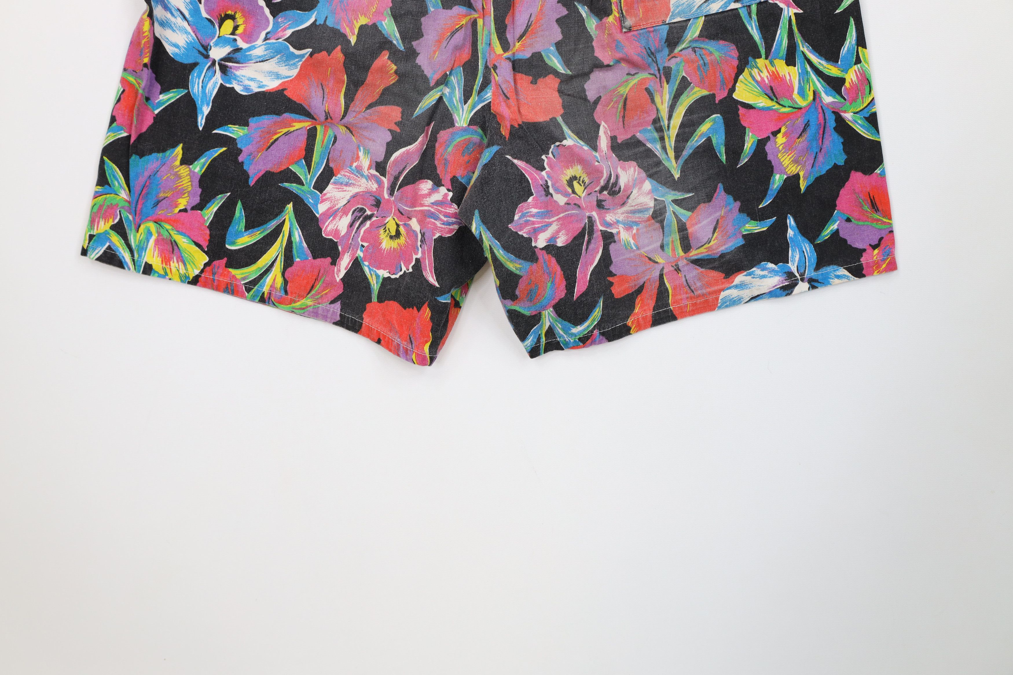 Vintage Vintage 90s Streetwear Rainbow Flower Beach Shorts USA Size 25" / US 0 / IT 36 - 13 Thumbnail