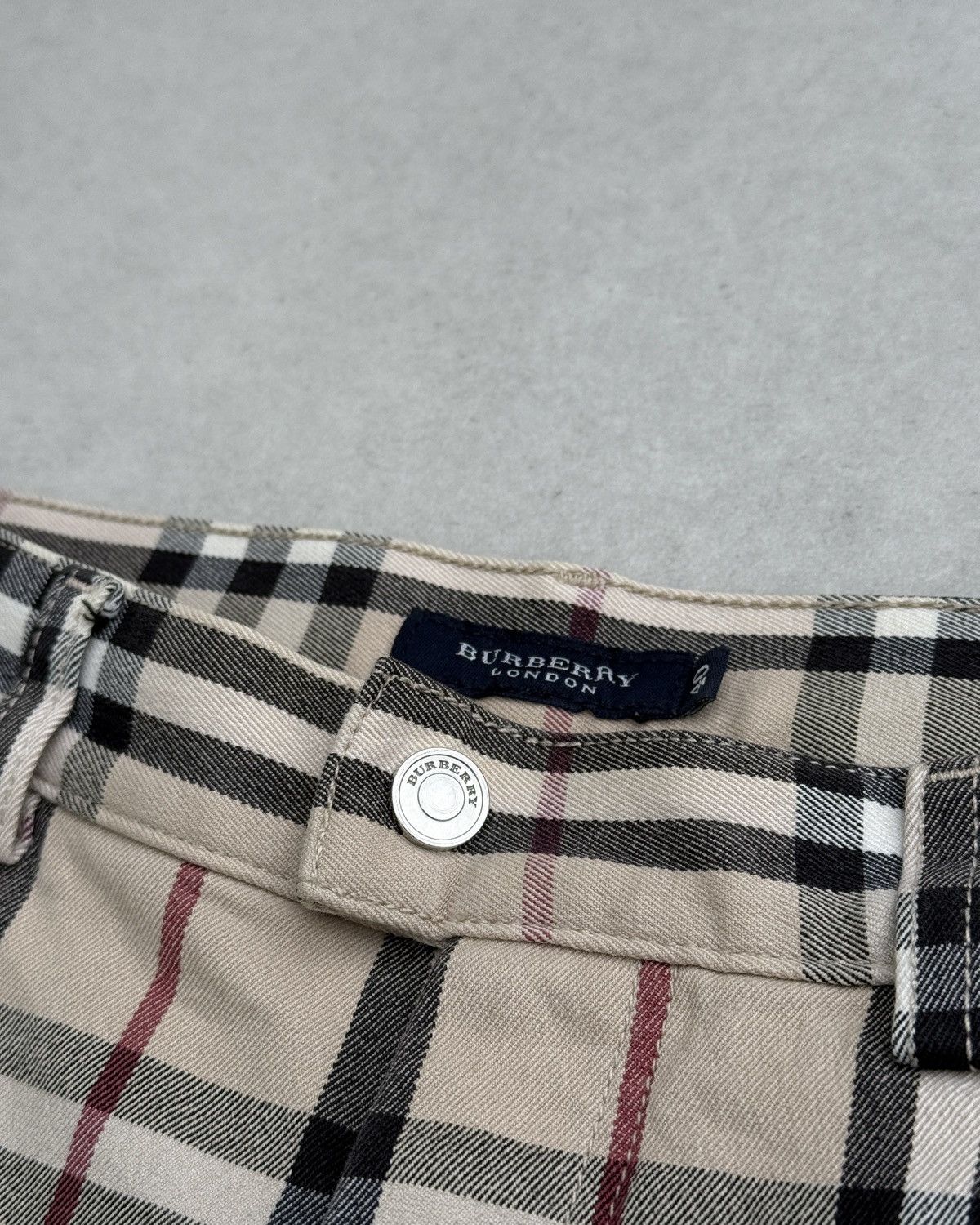 Burberry 2000’s Burberry Nova Check Logo Monogram Flared Jeans Size 28" / US 6 / IT 42 - 17 Thumbnail