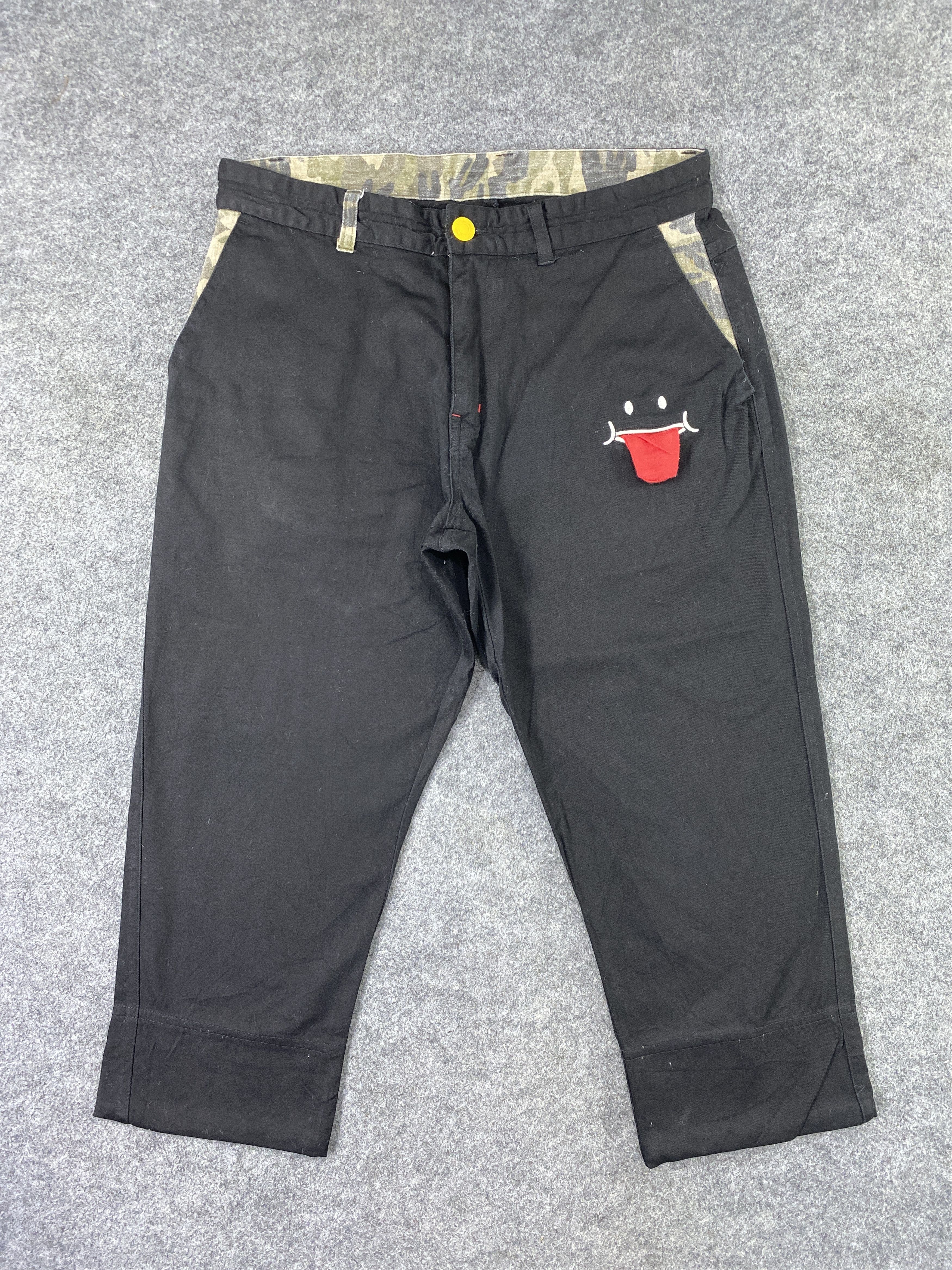 UP! SMILE MADE IN SMILE 3D Tongue 3 Quarter Shorts -J1109