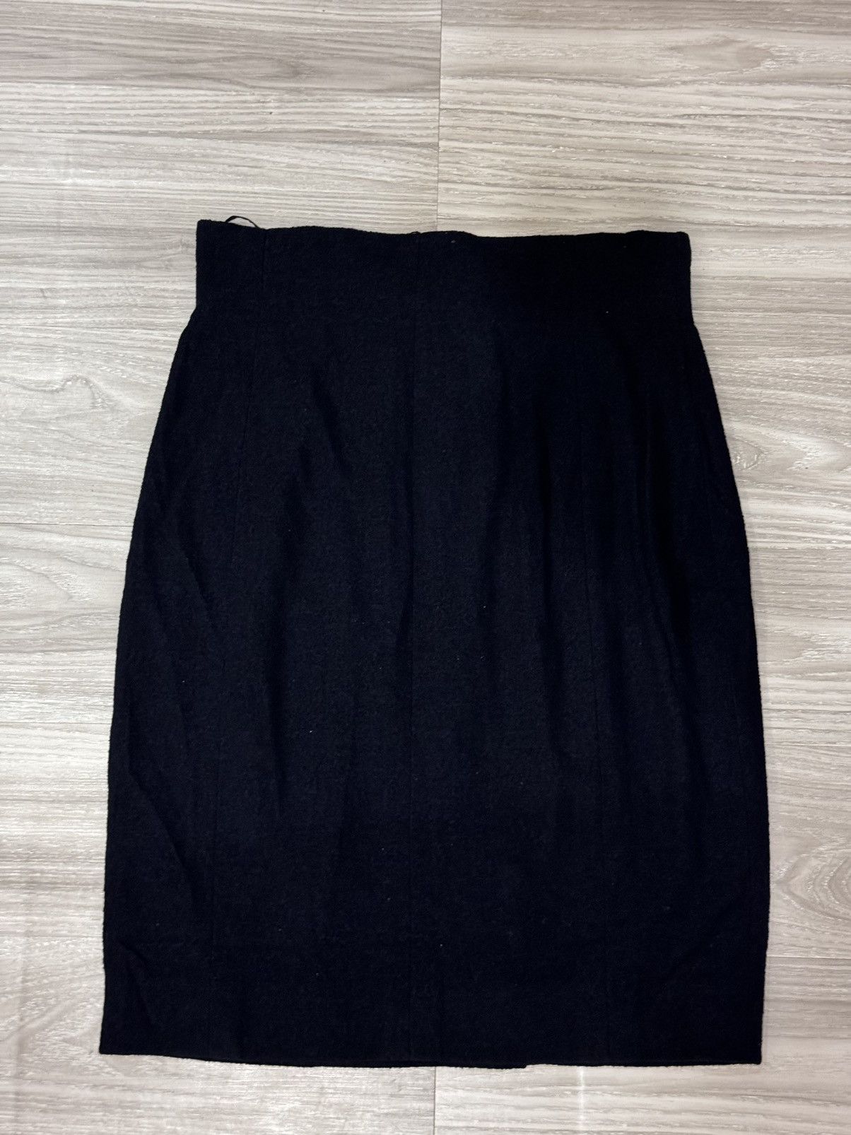 Chanel Vintage Chanel Tweed Skirt Size 30" / US 8 / IT 44 - 1 Thumbnail