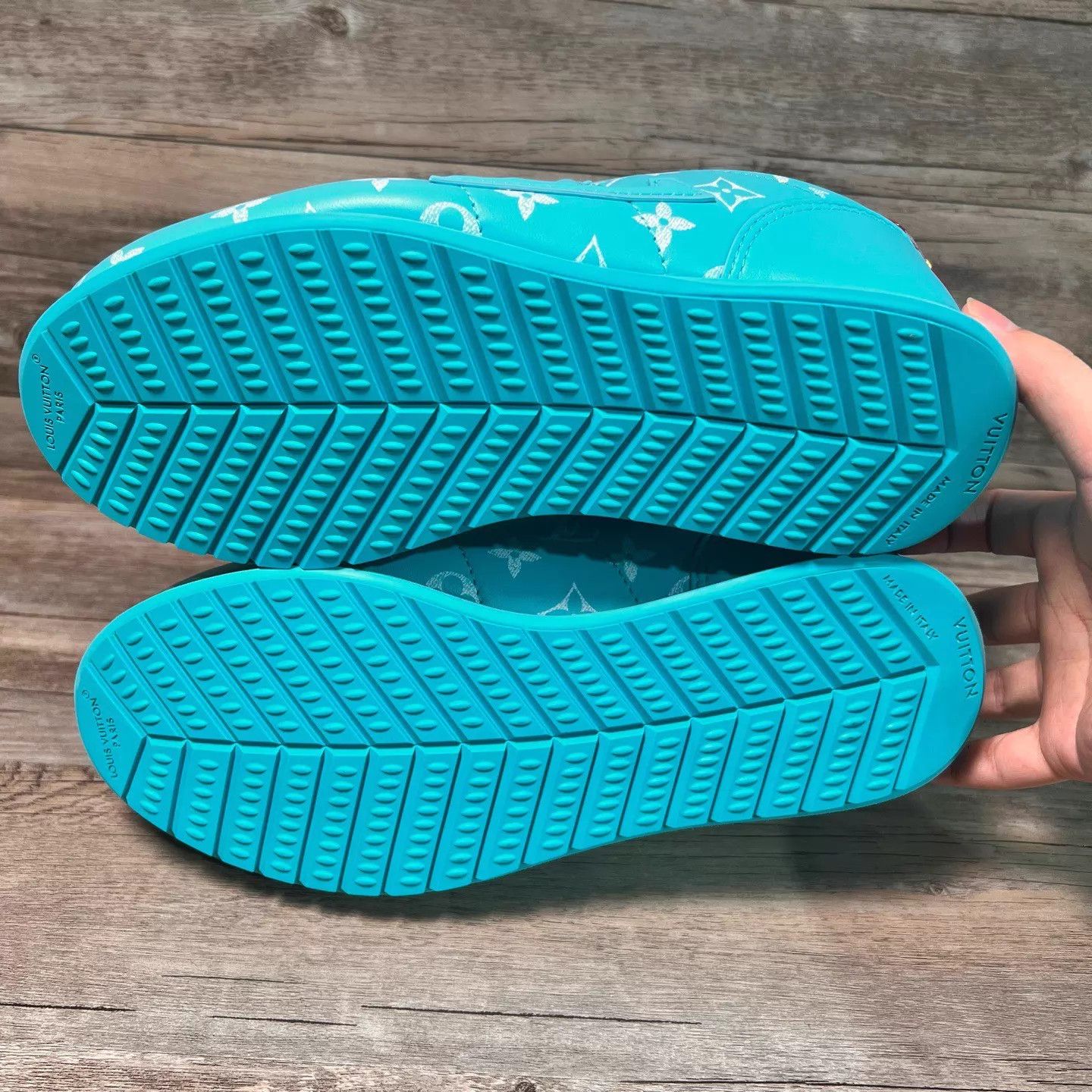 Louis Vuitton LV x Nigo Buttersoft Gump Tiff Blue WB Logo UK7.5/41.5 BNIB Size US 8.5 / EU 41-42 - 6 Thumbnail