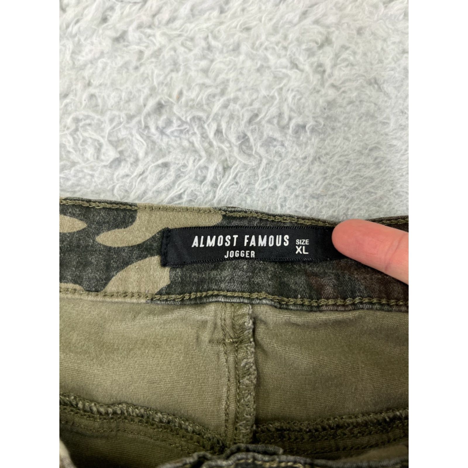 Almost Famous VINTAGE Almost Famous Women's Jeans Pants XL Green Camouflage Cargo Tapered Cotton Size 40" / US 18 - 6 Thumbnail