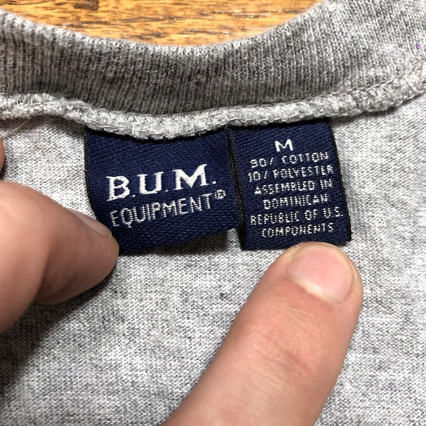 Vintage VINTAGE B.U.M. Equipment Gray Womens M Short Sleeve T-Shirt Embroidered V-neck Size M / US 6-8 / IT 42-44 - 3 Thumbnail