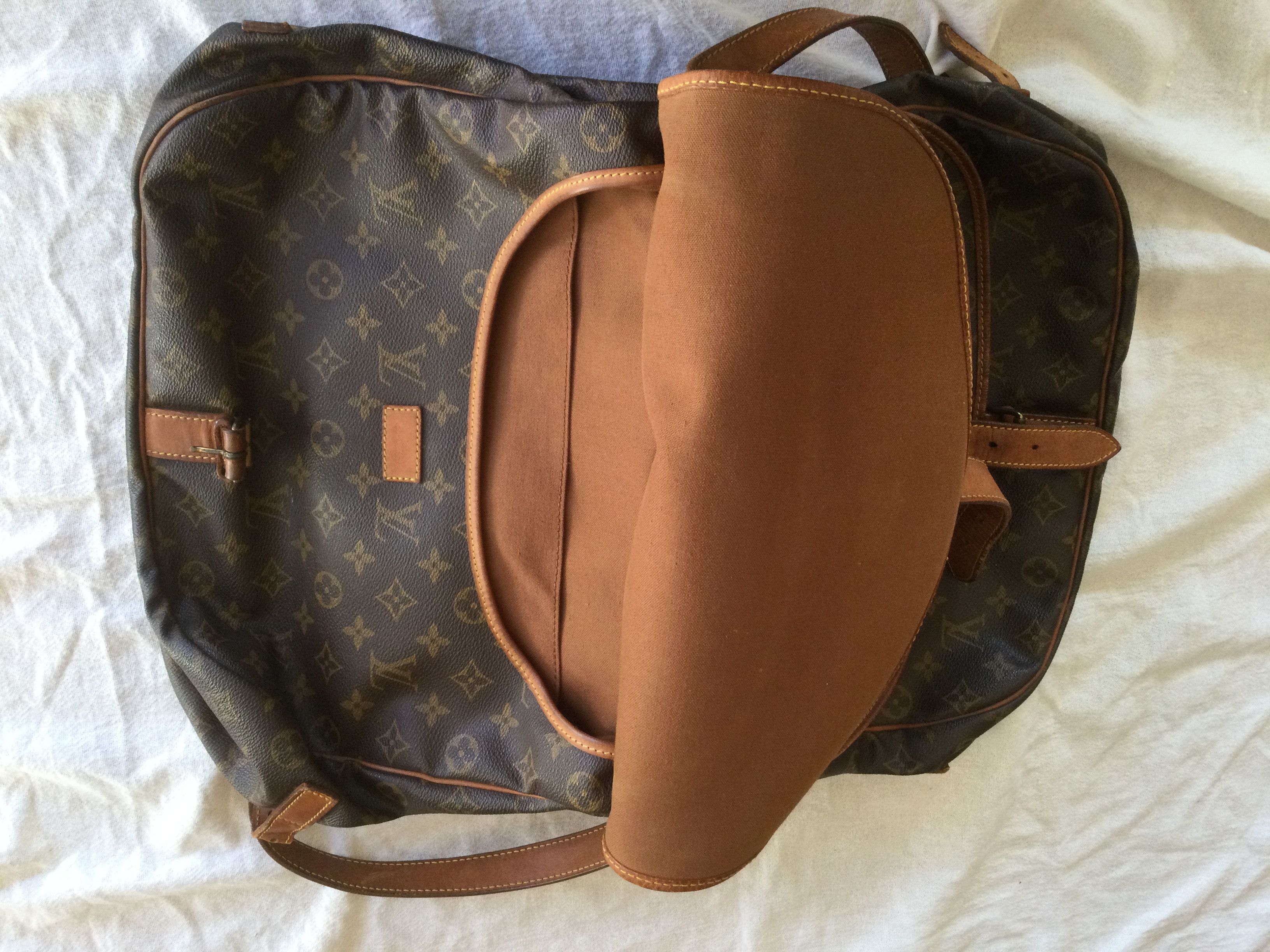 Louis Vuitton Vintage Louis Vuitton Saumur 35 Crossbody Shoulder Bag Size ONE SIZE - 11 Thumbnail
