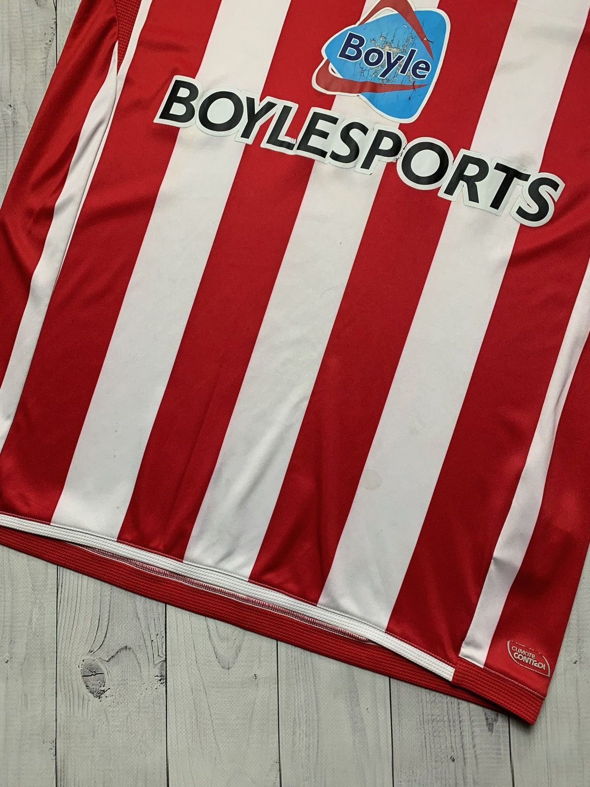 Umbro × Vintage Vintage Umbro Sunderland soccer jersey size M rare Size US M / EU 48-50 / 2 - 3 Thumbnail