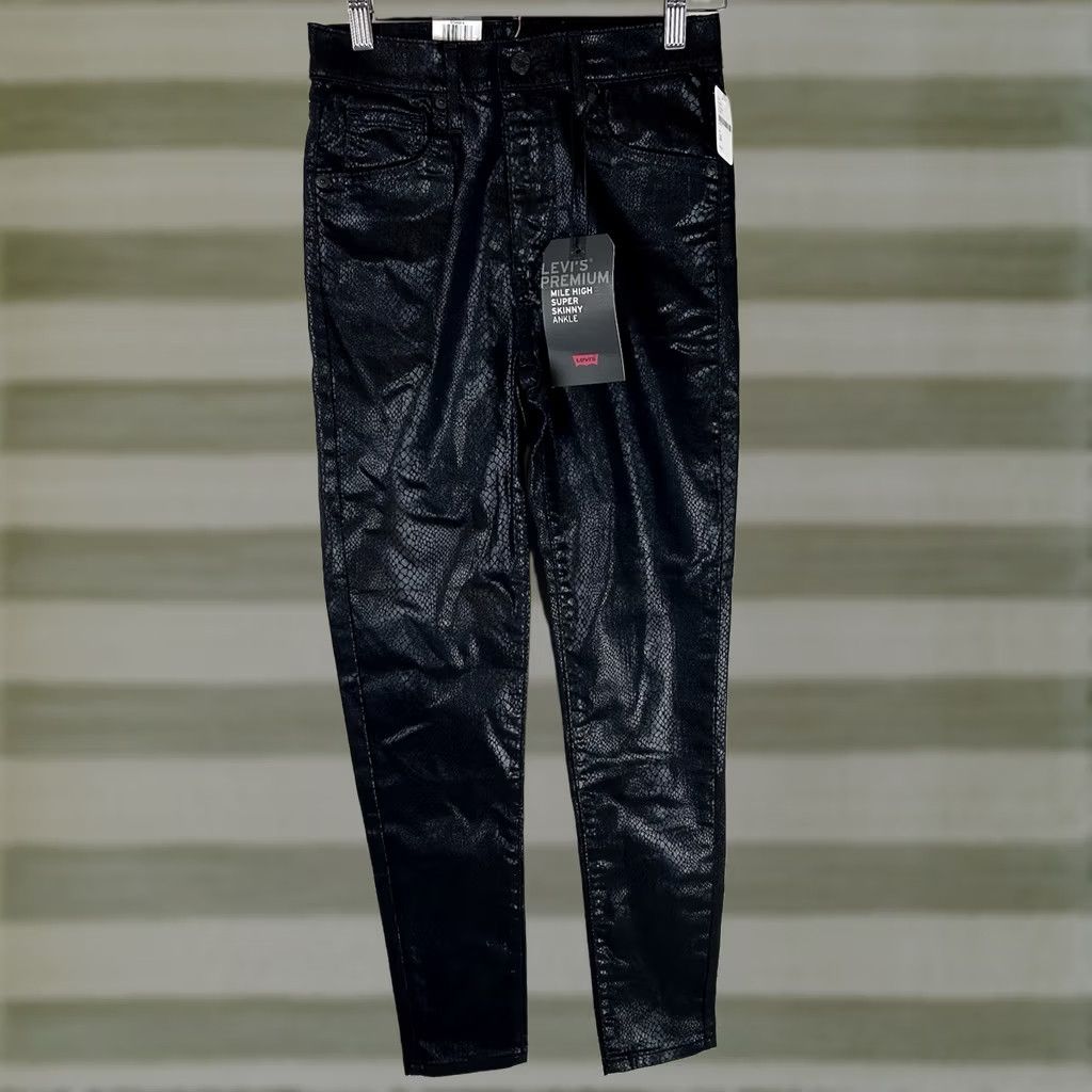 Levi's Levi’s Mile High Super Skinny Extra High Slim Snake Print Jeans Pants 26 NWT Womens Jeans Snake Print Slimming 5-Pocket Design Zipper Button Black NWT Size 26" / US 2 / IT 38 - 1 Thumbnail