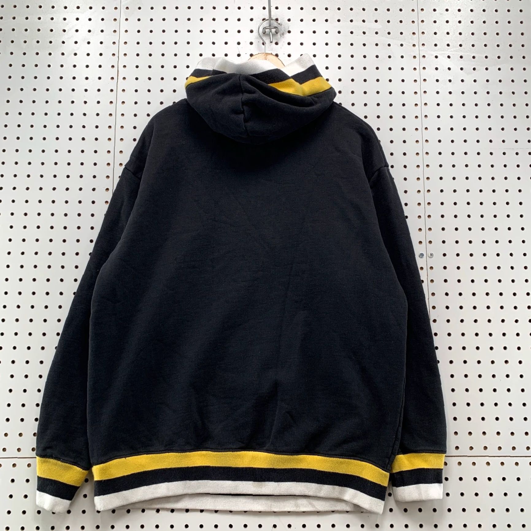 Market Chinatown Market Hoodie Sweatshirt Mens Large Black Yellow Stacked Embroidered Size US L / EU 52-54 / 3 - 2 Thumbnail