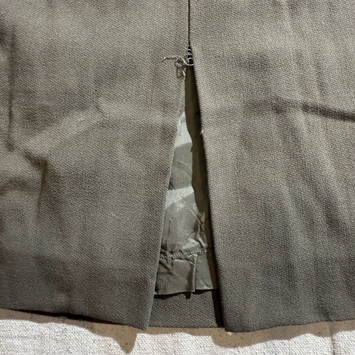 Giorgio Armani × Vintage Vintage Giorgio armani gabardine pencil skirt gray sz 42 Size 28" / US 6 / IT 42 - 4 Thumbnail