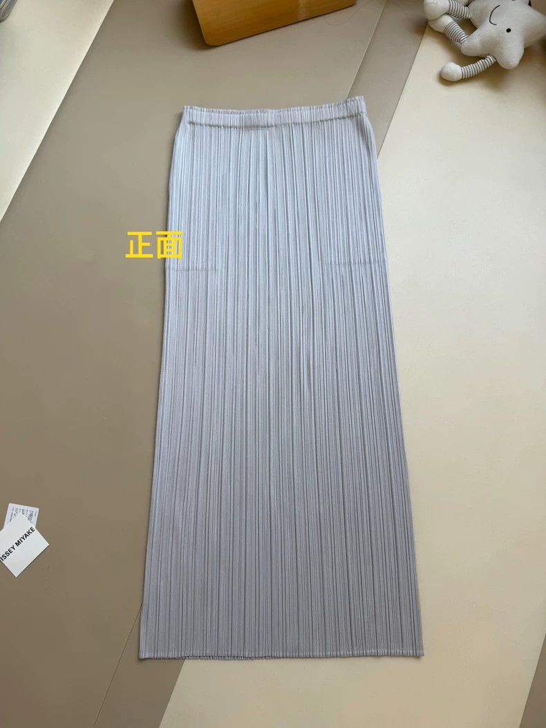 Issey Miyake Issey Miyake size:5 Light grey pleated skirt Size 31" - 6 Thumbnail