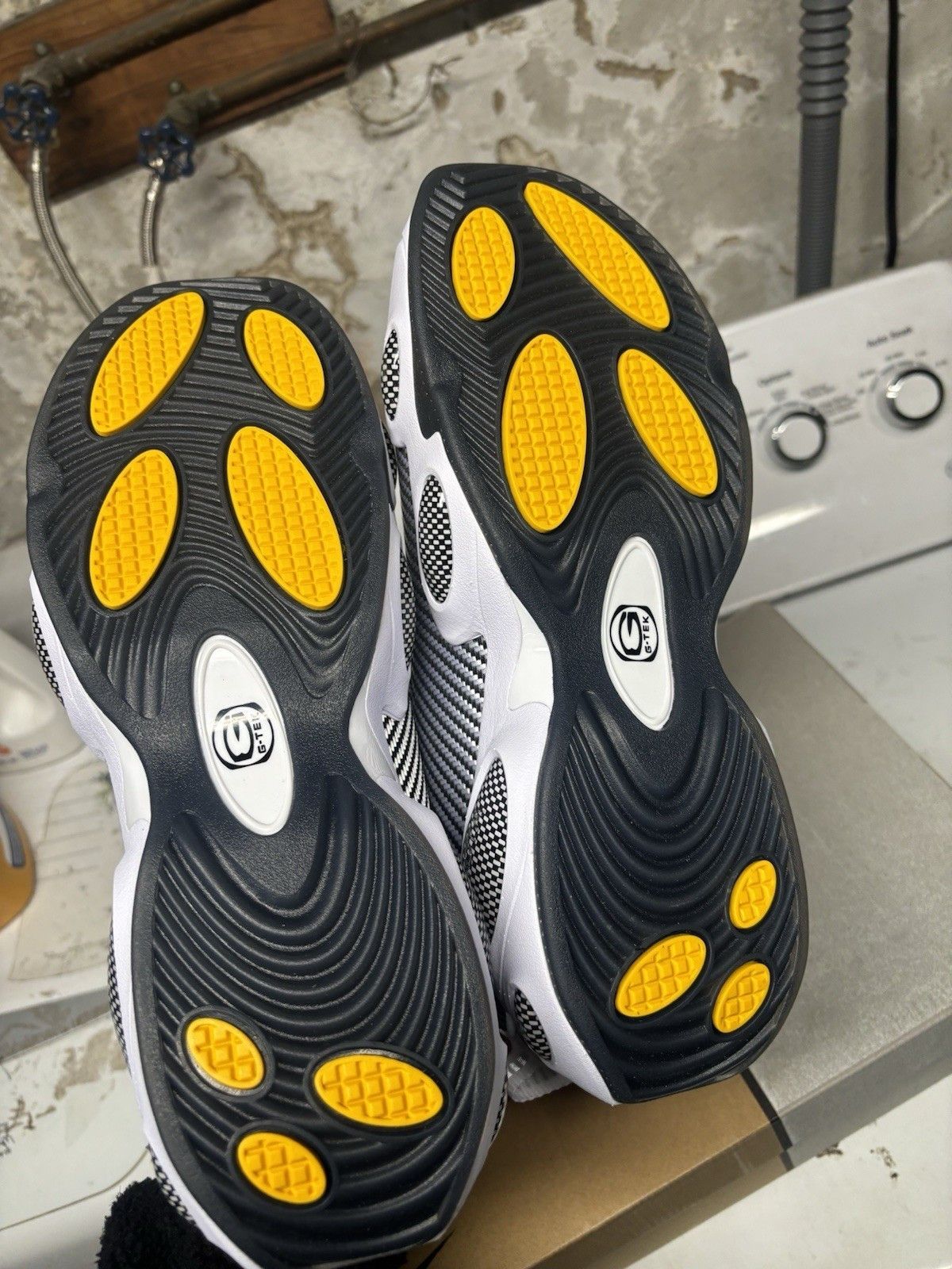Drake × Nike NOCTA x Nike Glide White Black Size US 13 / EU 46 - 4 Thumbnail