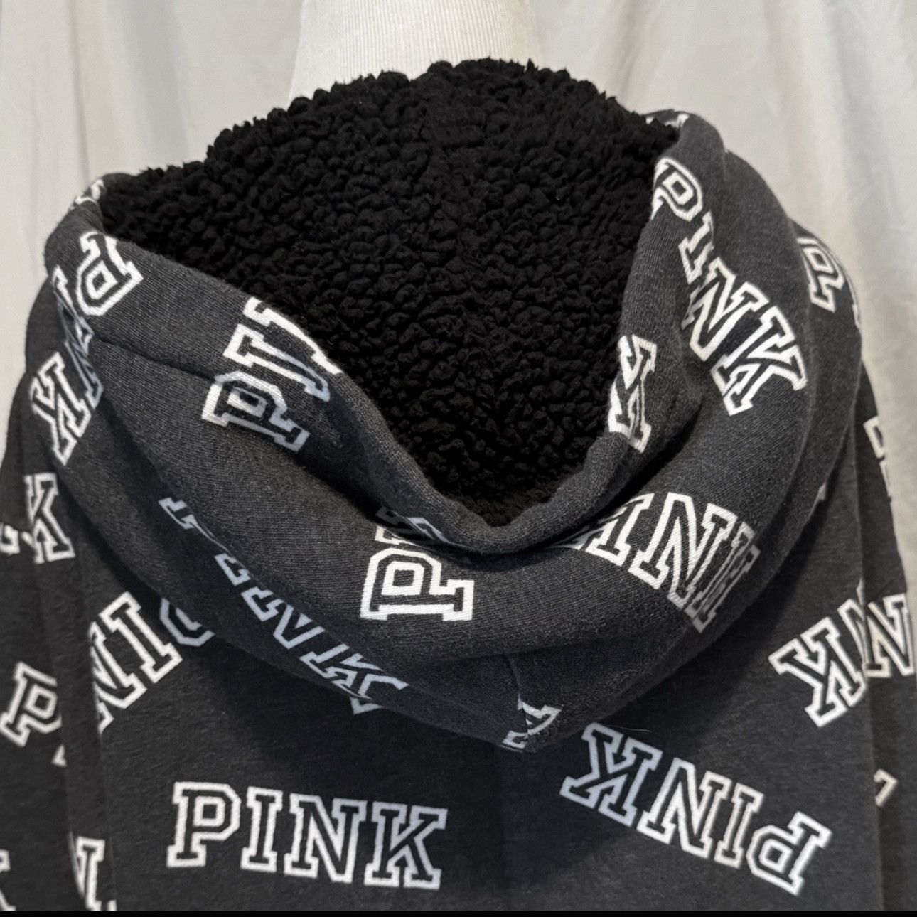 Pink × Victoria's Secret VS Pink, Retro, Sherpa Lined, Pullover Logo Hoodie Size M / US 6-8 / IT 42-44 - 5 Thumbnail