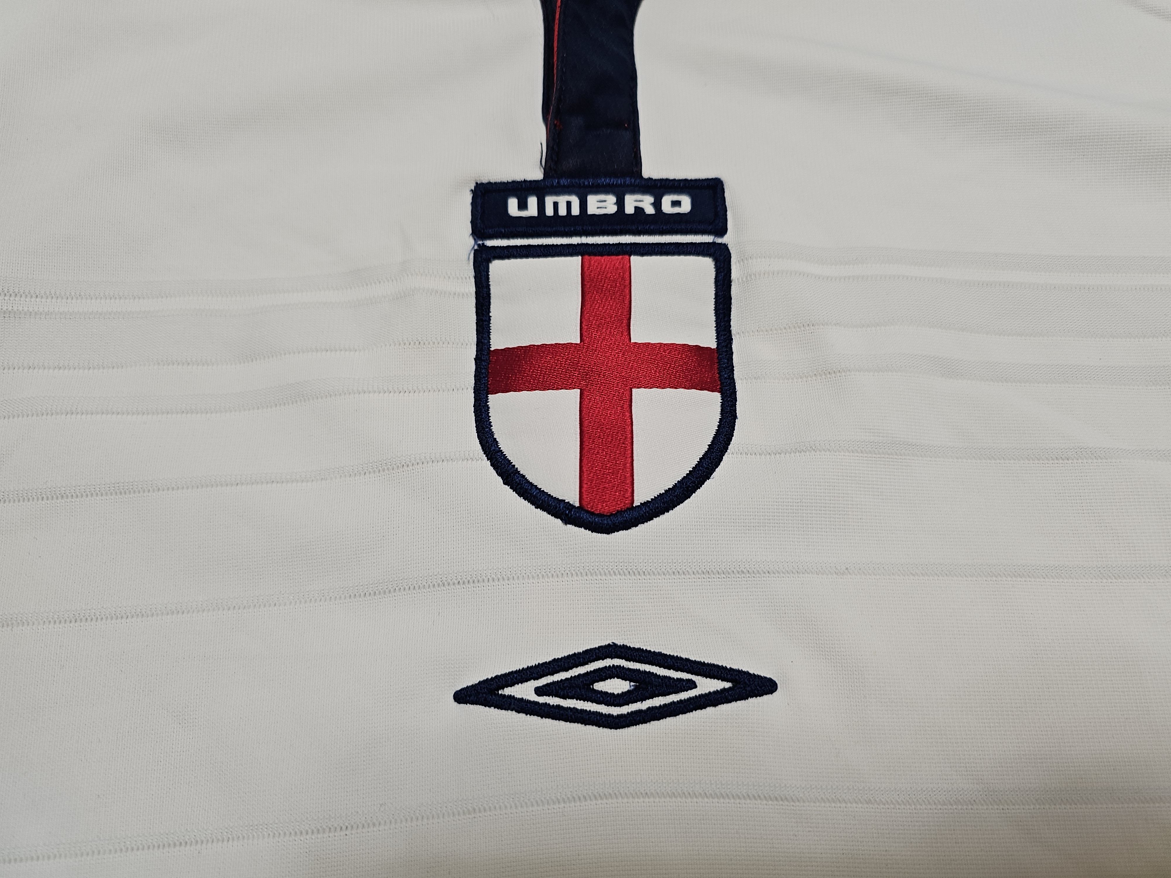 All Sport × Umbro × Vintage ENGLAND 2003 2005 HOME FOOTBALL SHIRT SOCCER JERSEY Size US XL / EU 56 / 4 - 6 Thumbnail