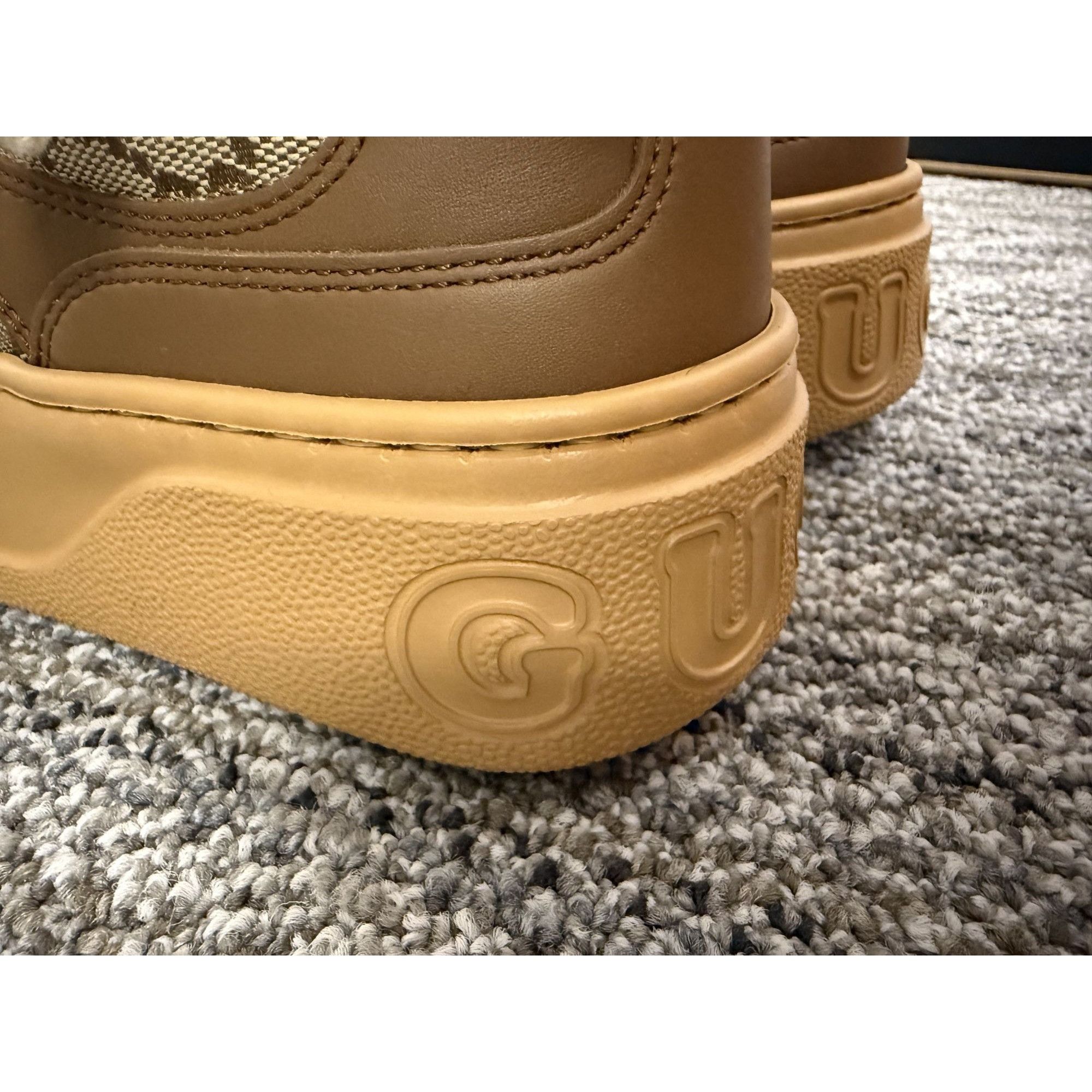 Gucci Gucci GG Supreme Beige & Brown Sneakers Made In Italy Size US 8 / IT 38 - 7 Thumbnail