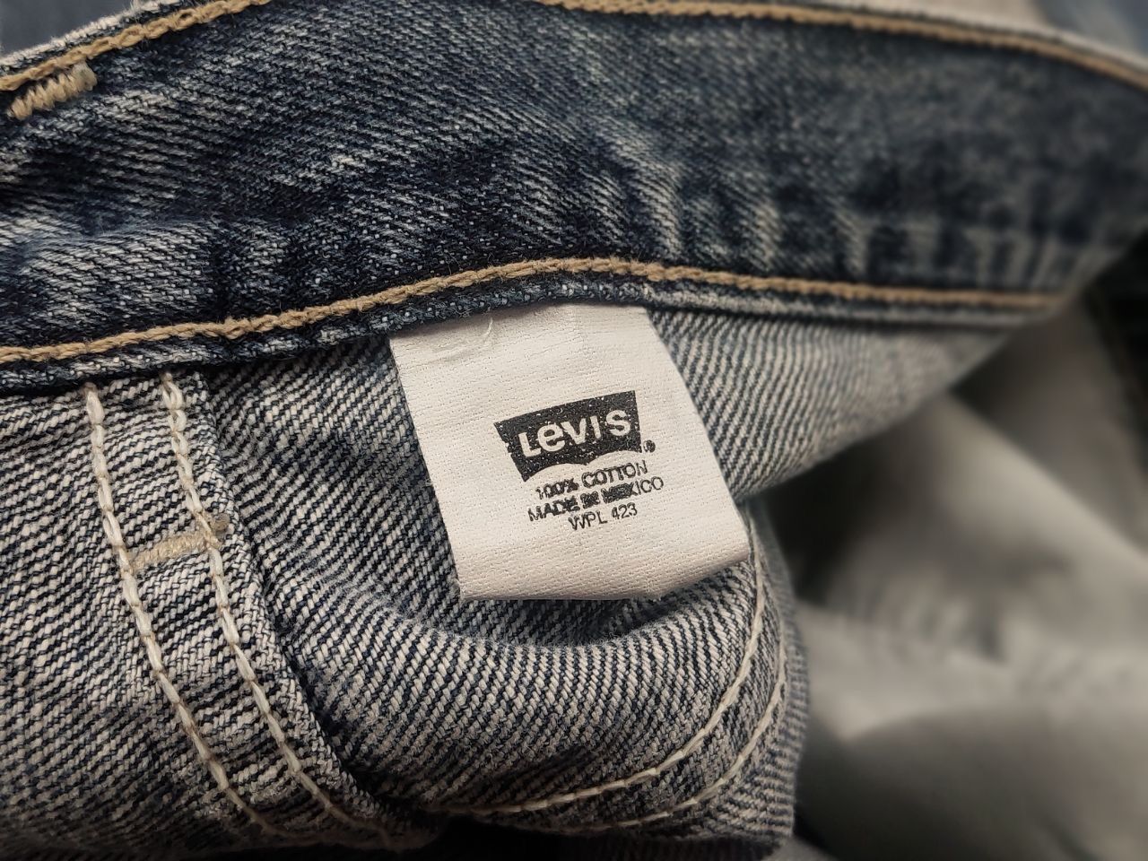 Levi's Vintage 90's Levi's 501 USA Perfect Faded Blue denim Jeans Size US 32 / EU 48 - 15 Thumbnail