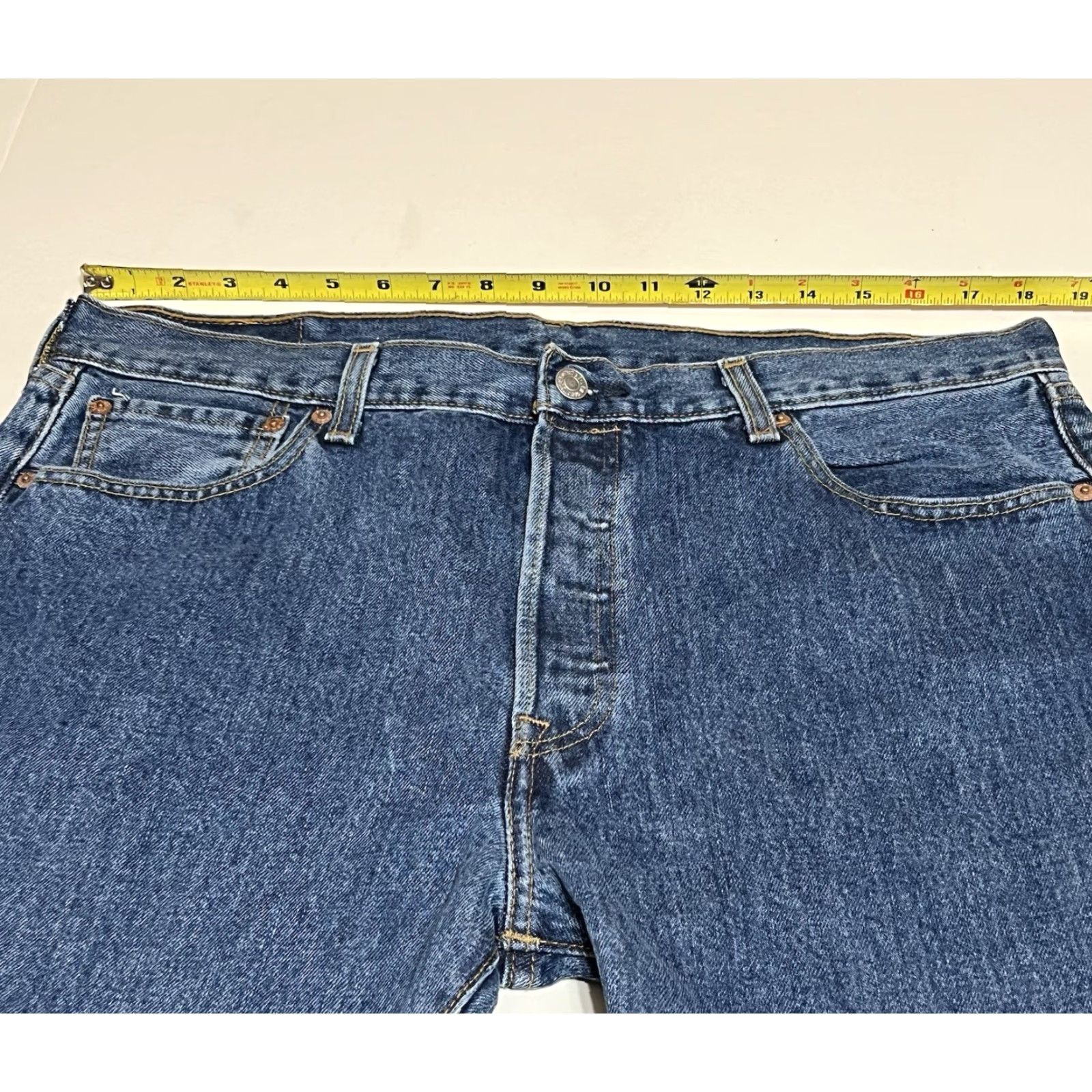 Levi's Levi's 501 Jeans Mens 36x30 Blue Regular Straight Leg Button Fly Denim 5-Pocket USA Vintage? No (remove question) Size US 36 / EU 52 - 3 Thumbnail