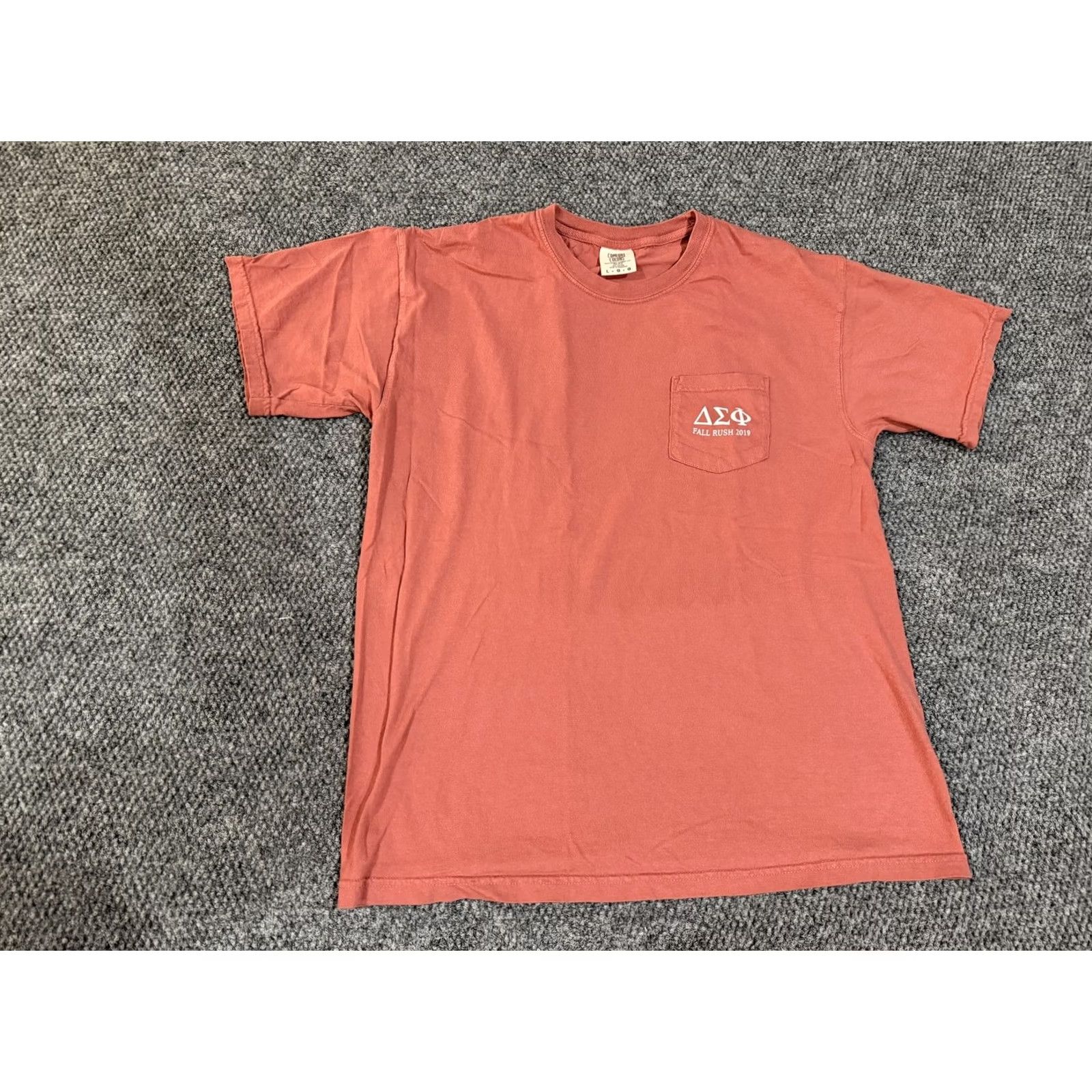Comfort Colors Comfort Colors Shirt Mens L Red Delta Sig Fall Rush Pocket Graphic T-Shirt Size US L / EU 52-54 / 3 - 3 Thumbnail